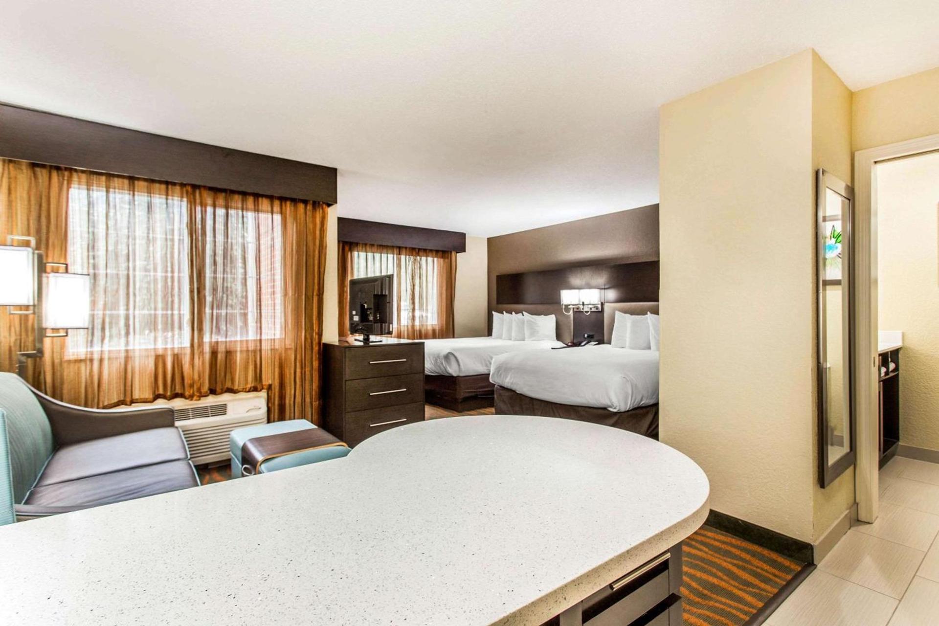 MainStay Suites Greenville Airport photo 13
