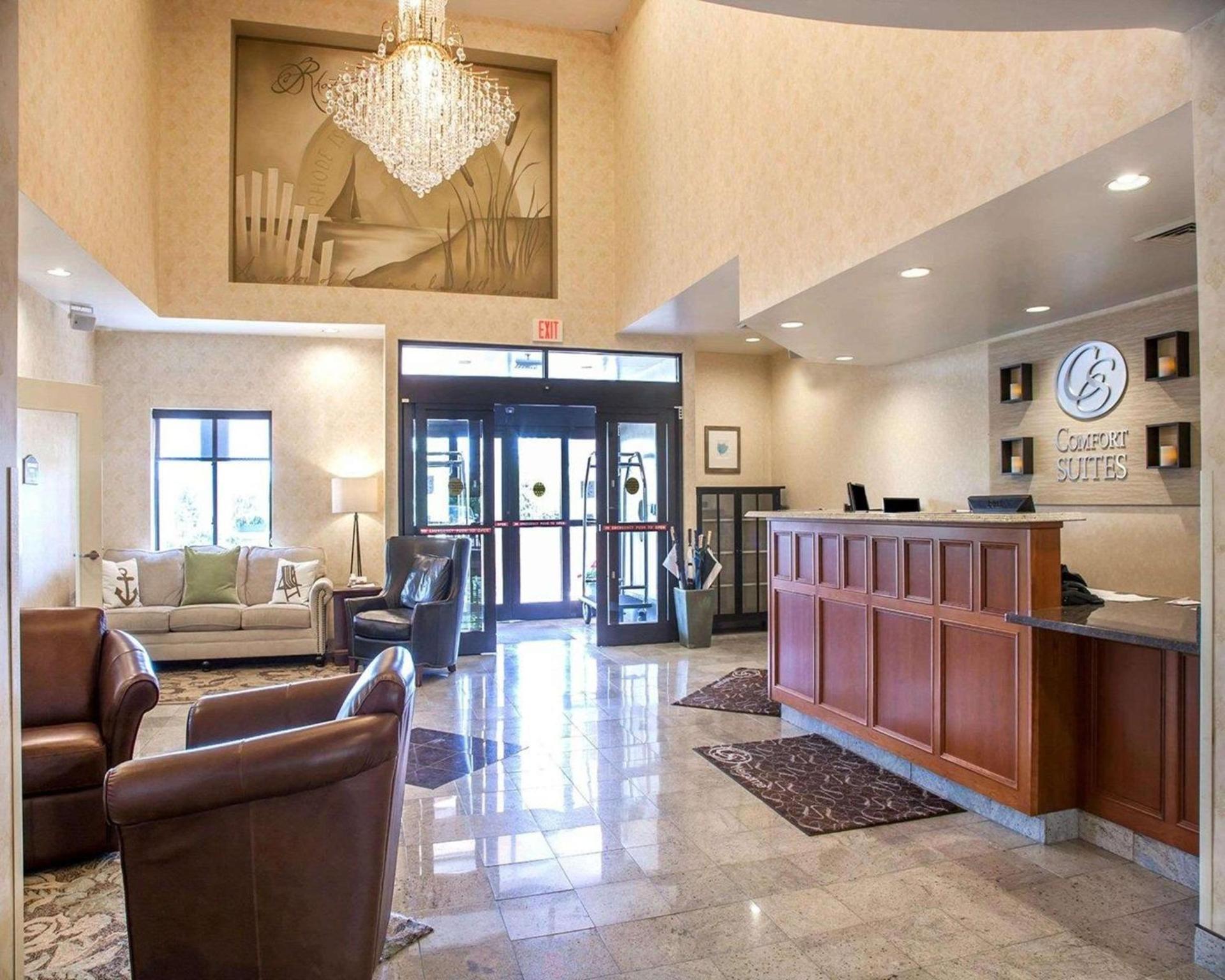 Comfort Suites West Warwick - Providence photo 7