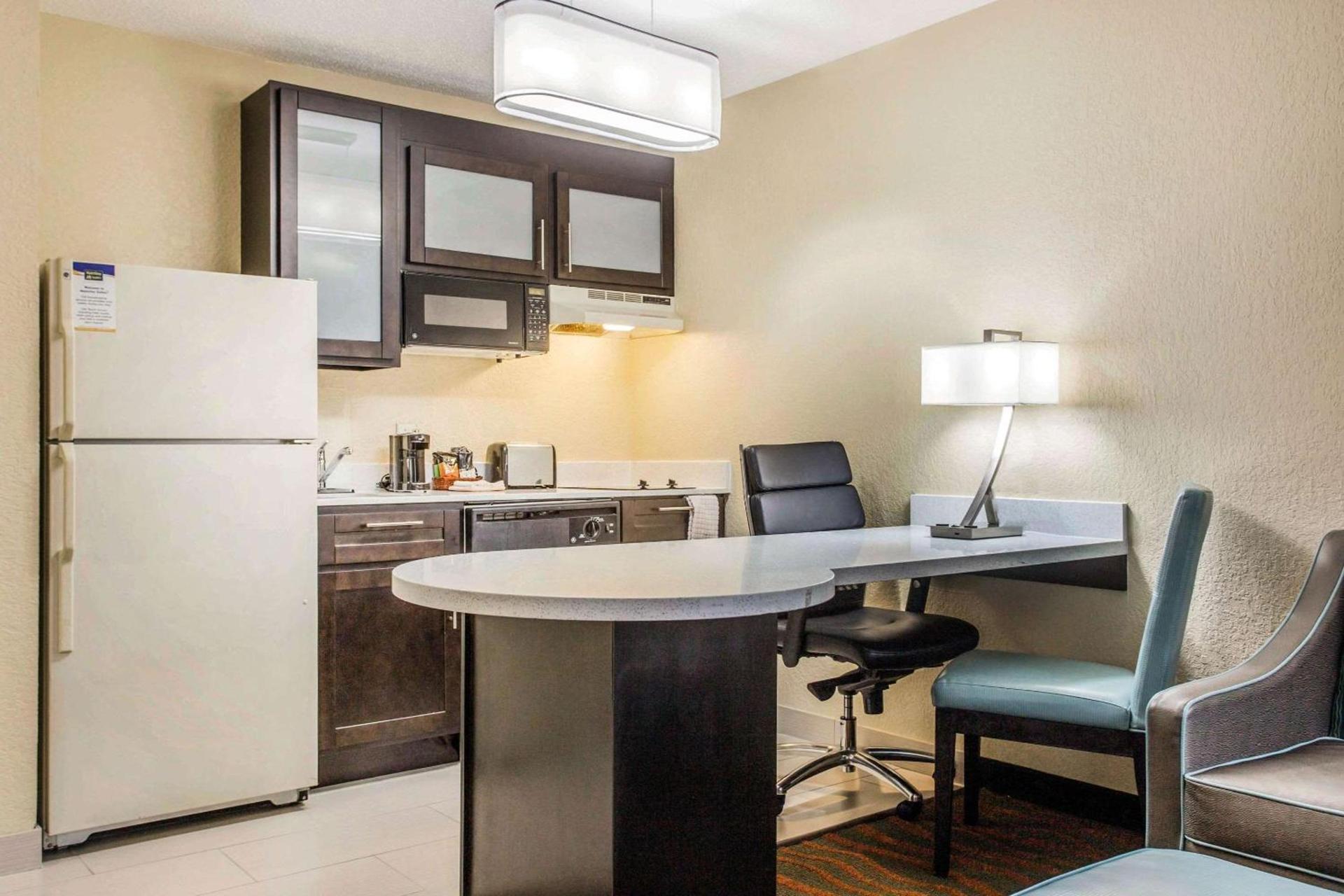 MainStay Suites Greenville Airport photo 10