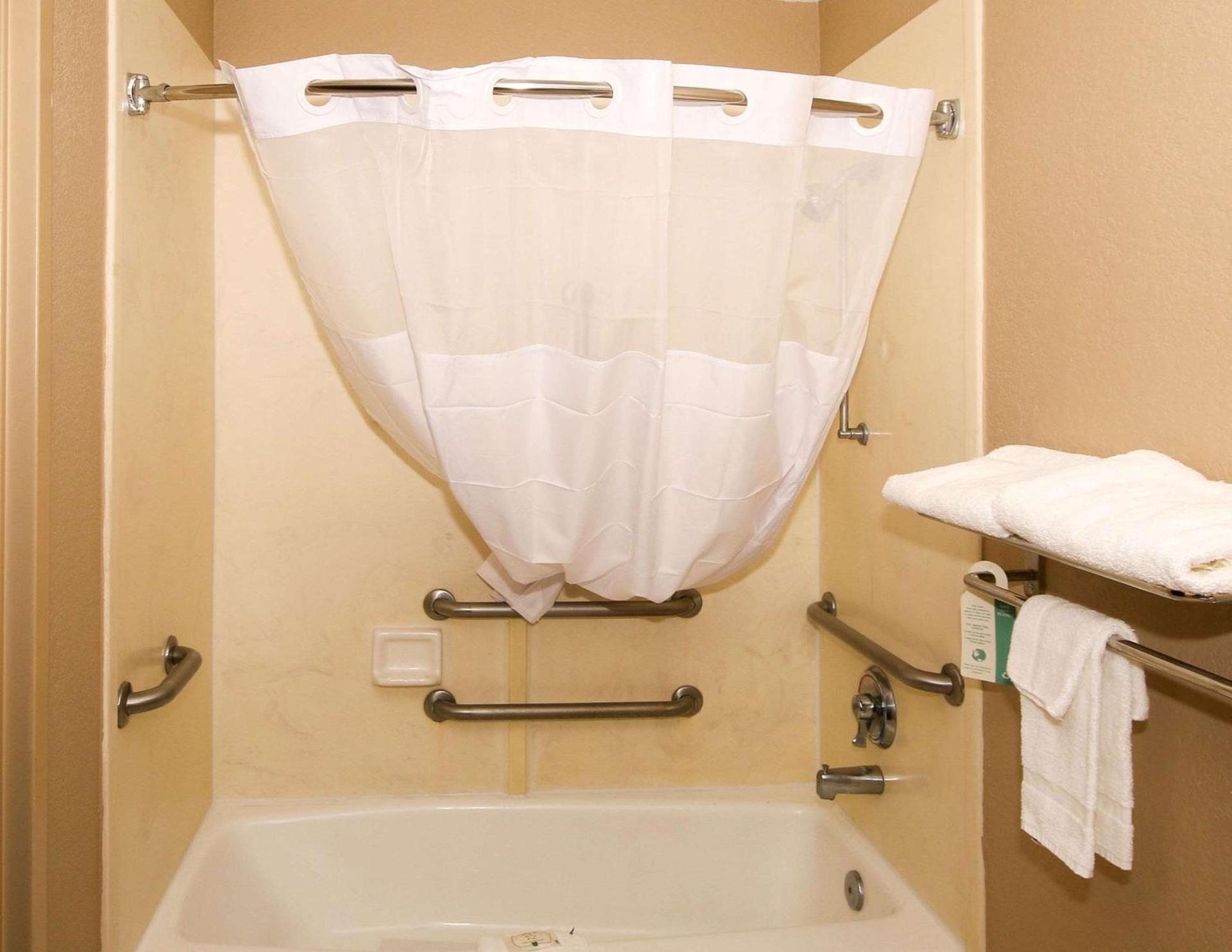 Quality Inn Clinton - Laurens I-26 photo 21