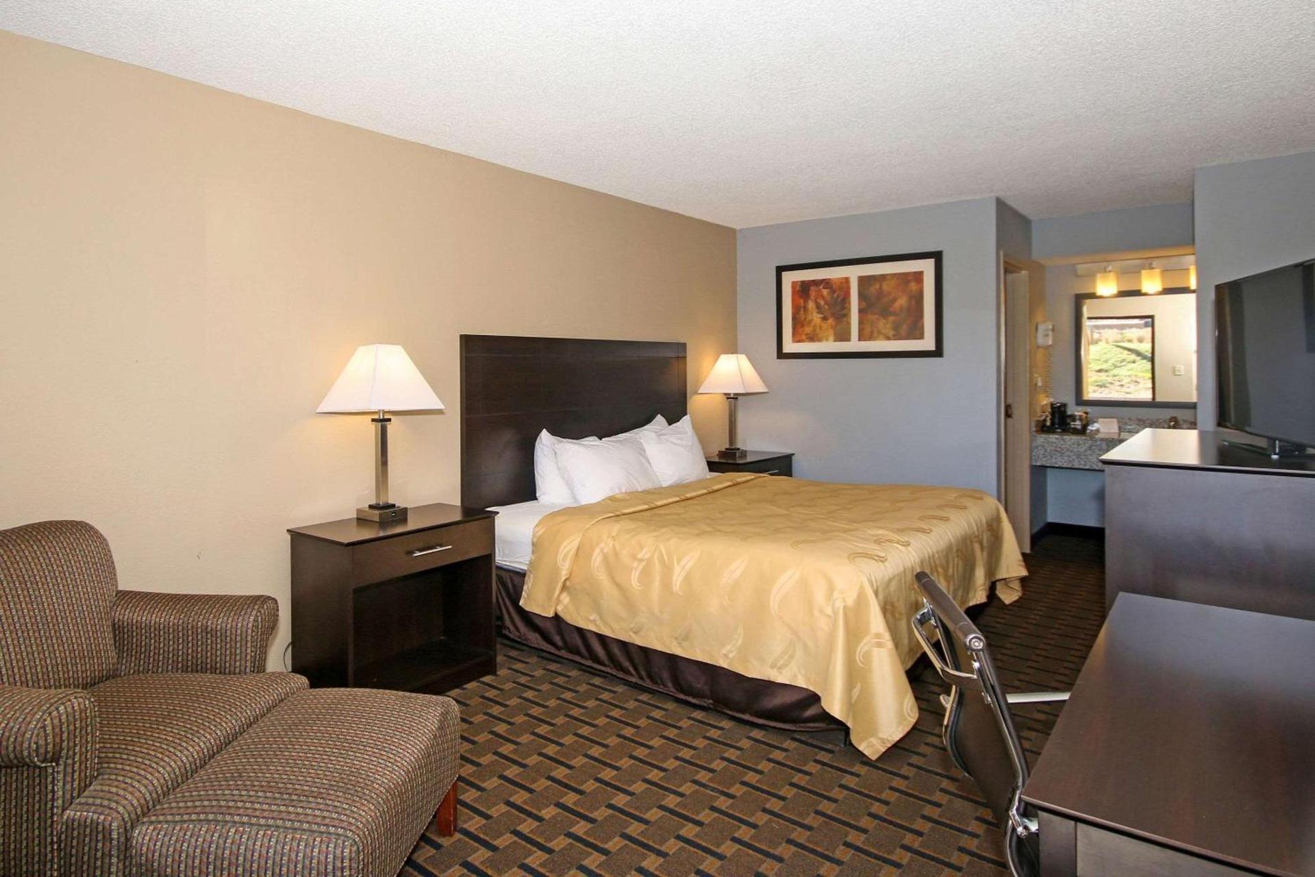 Quality Inn Clinton - Laurens I-26 photo 6