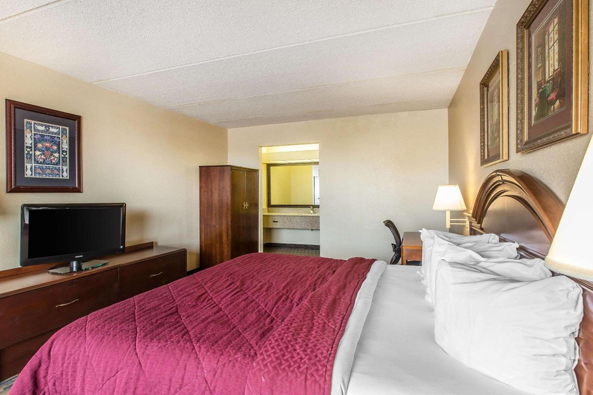 Quality Inn & Suites Easley - Greenville photo 16