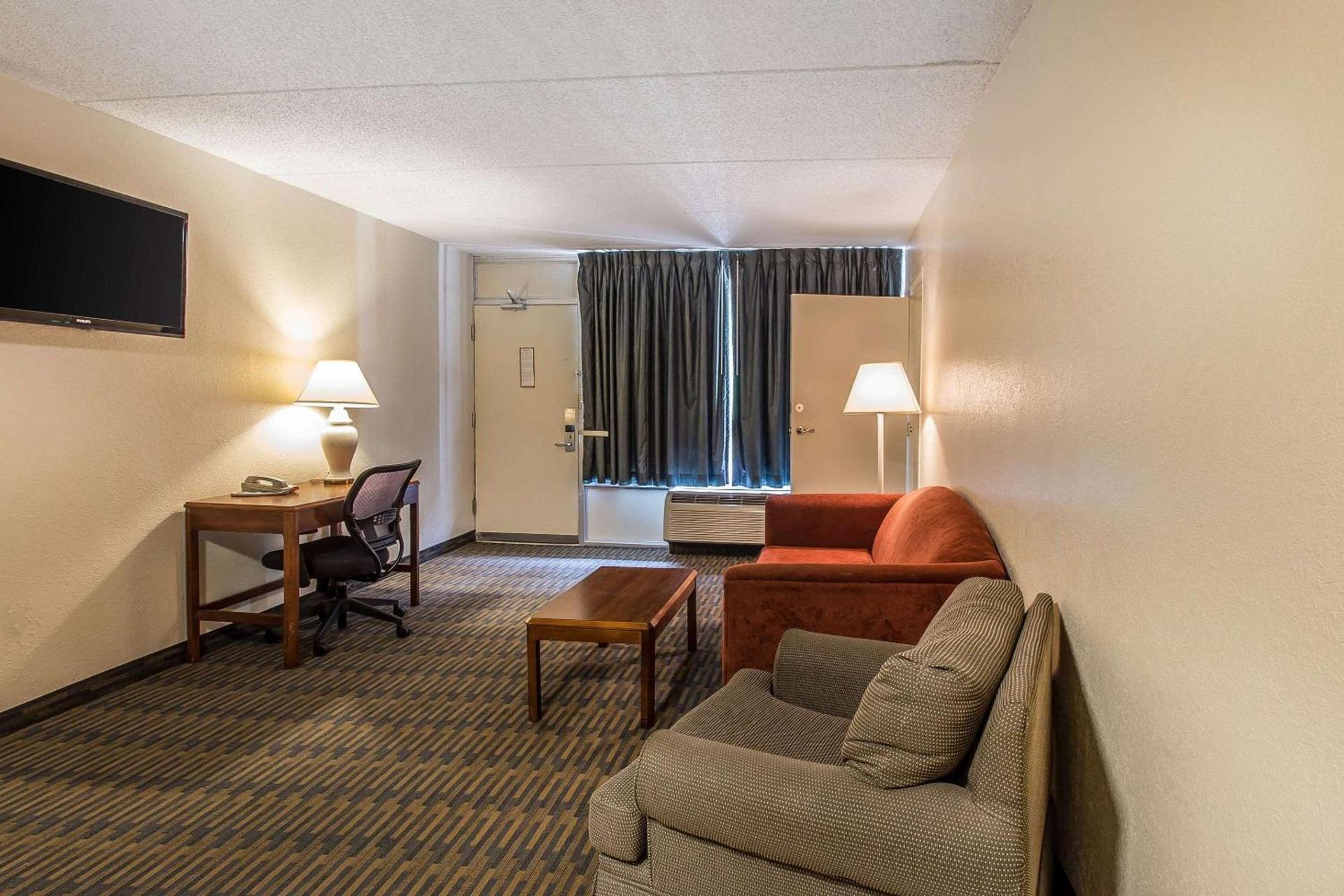 Quality Inn & Suites Easley - Greenville photo 17