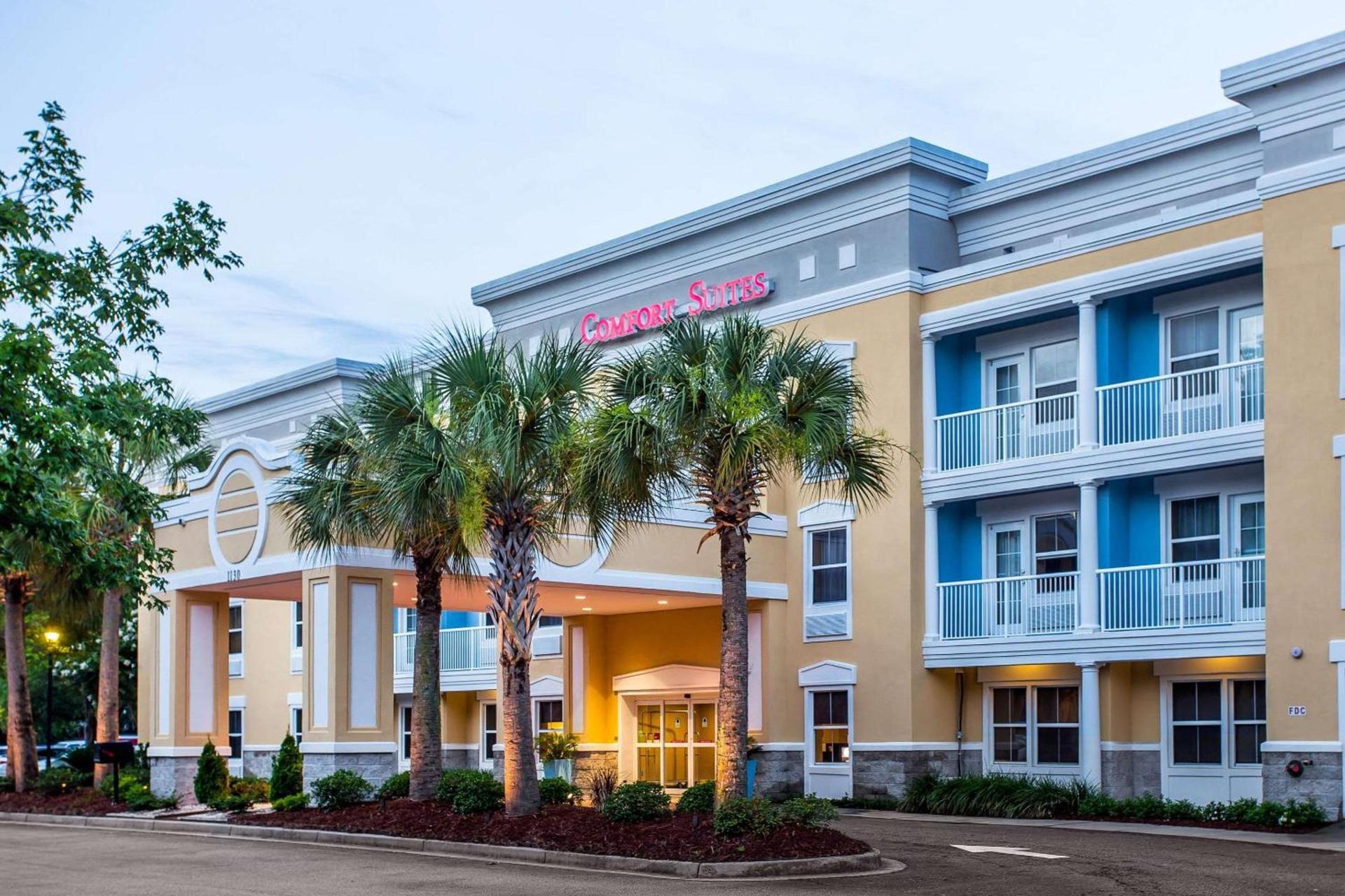 Comfort Suites at Isle of Palms Connector — hotel in Charleston, SC