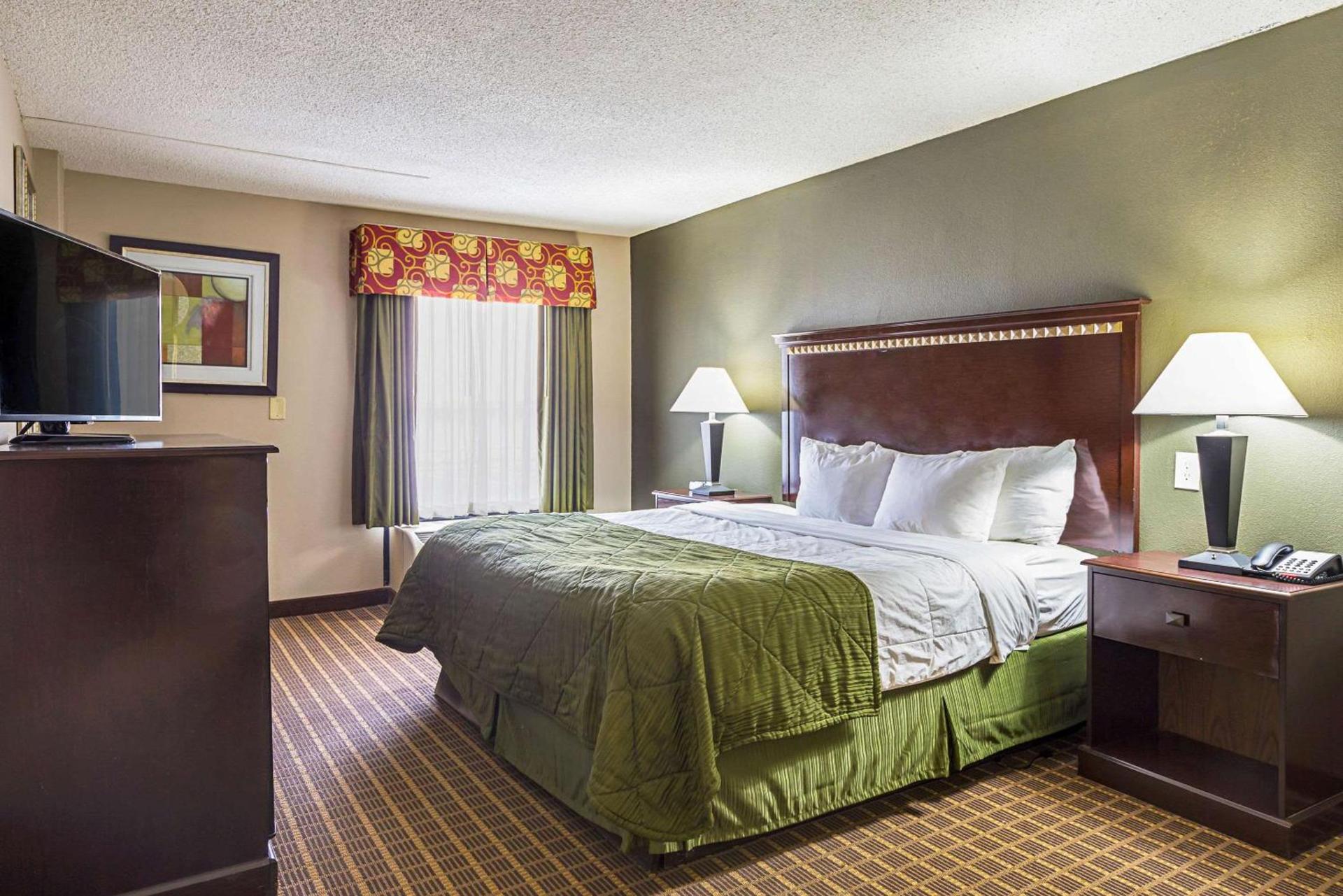 Quality Inn & Suites Greenville - Haywood Mall photo 34