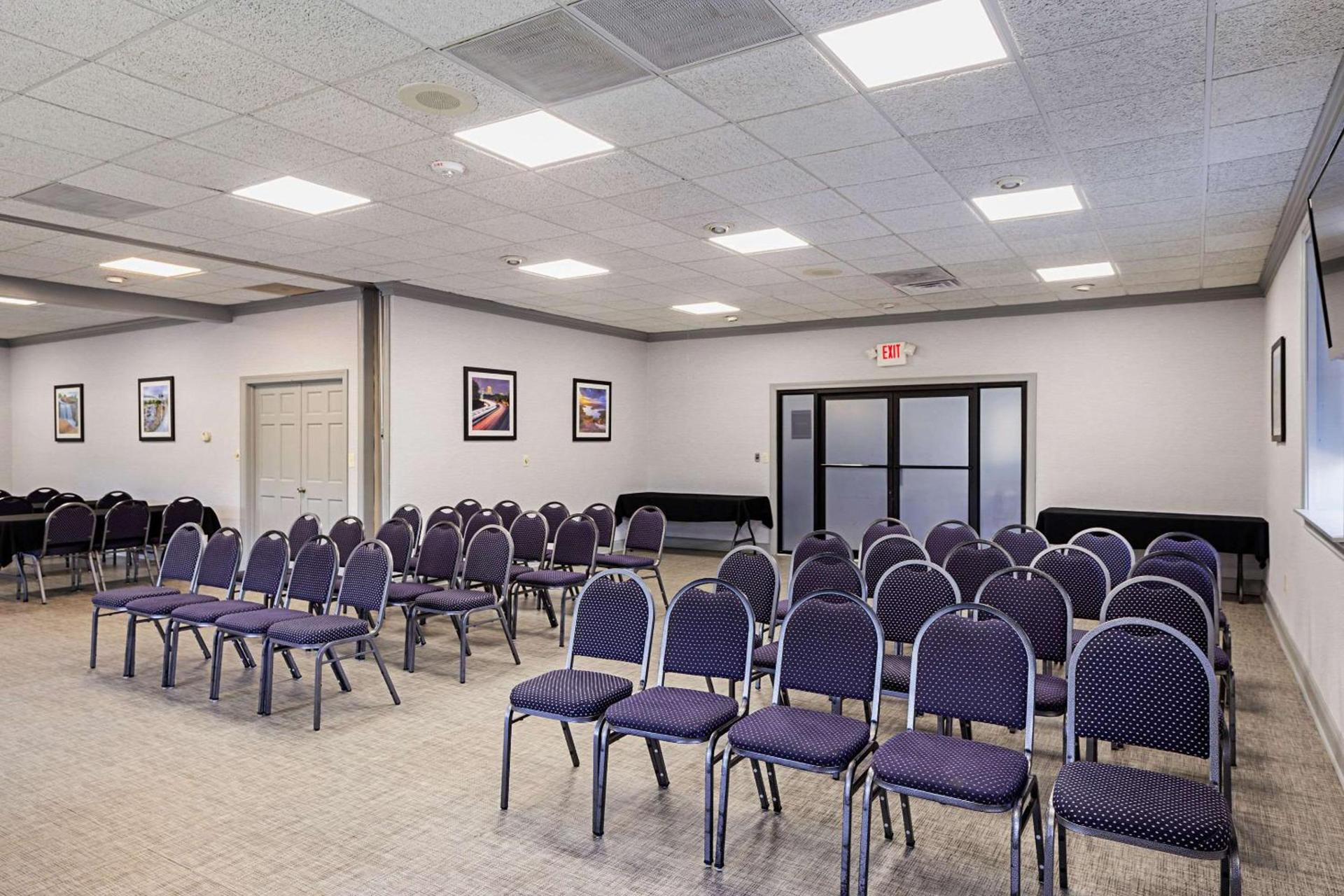 Quality Inn & Suites Greenville - Haywood Mall photo 31