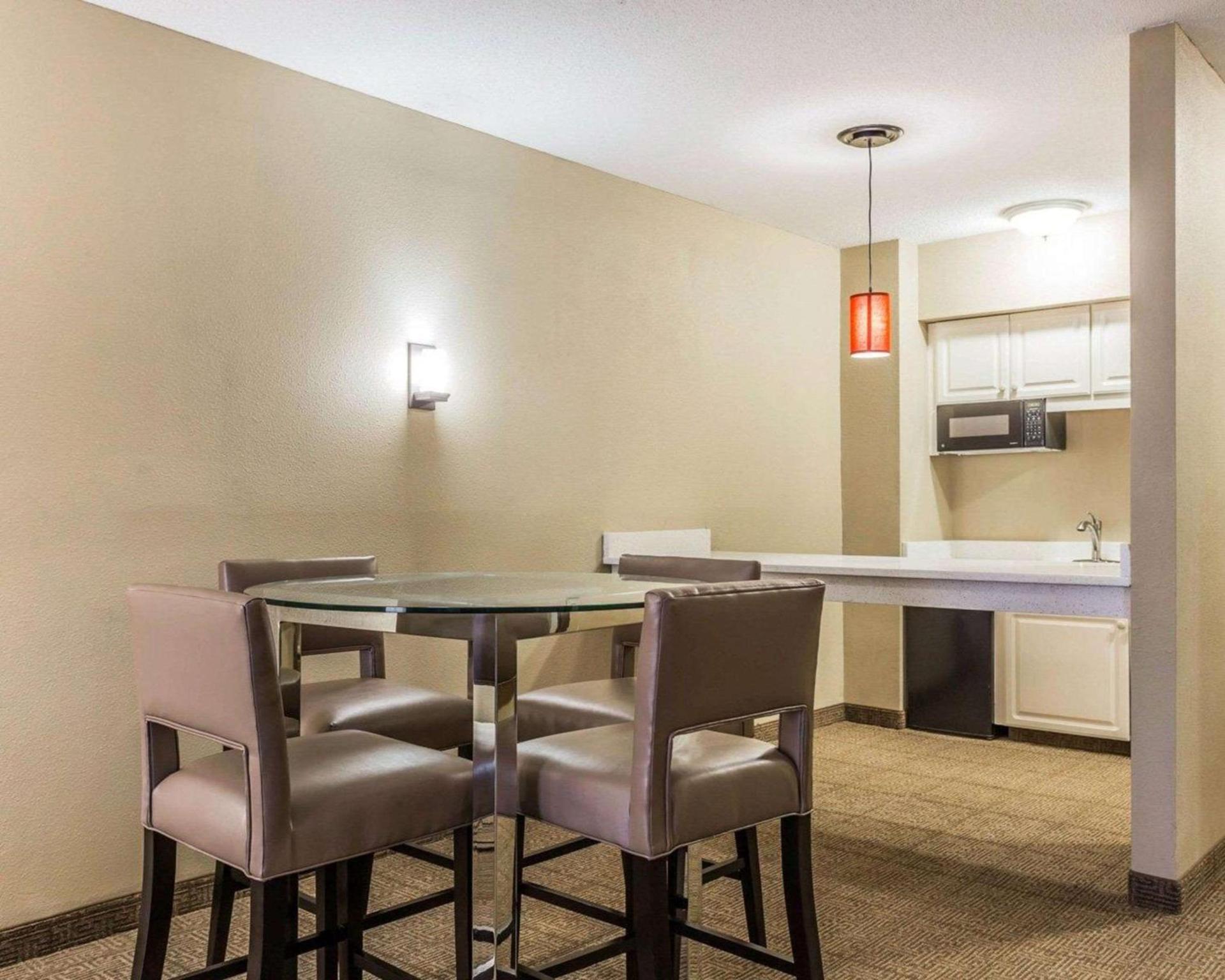 Comfort Suites at Isle of Palms Connector photo 26