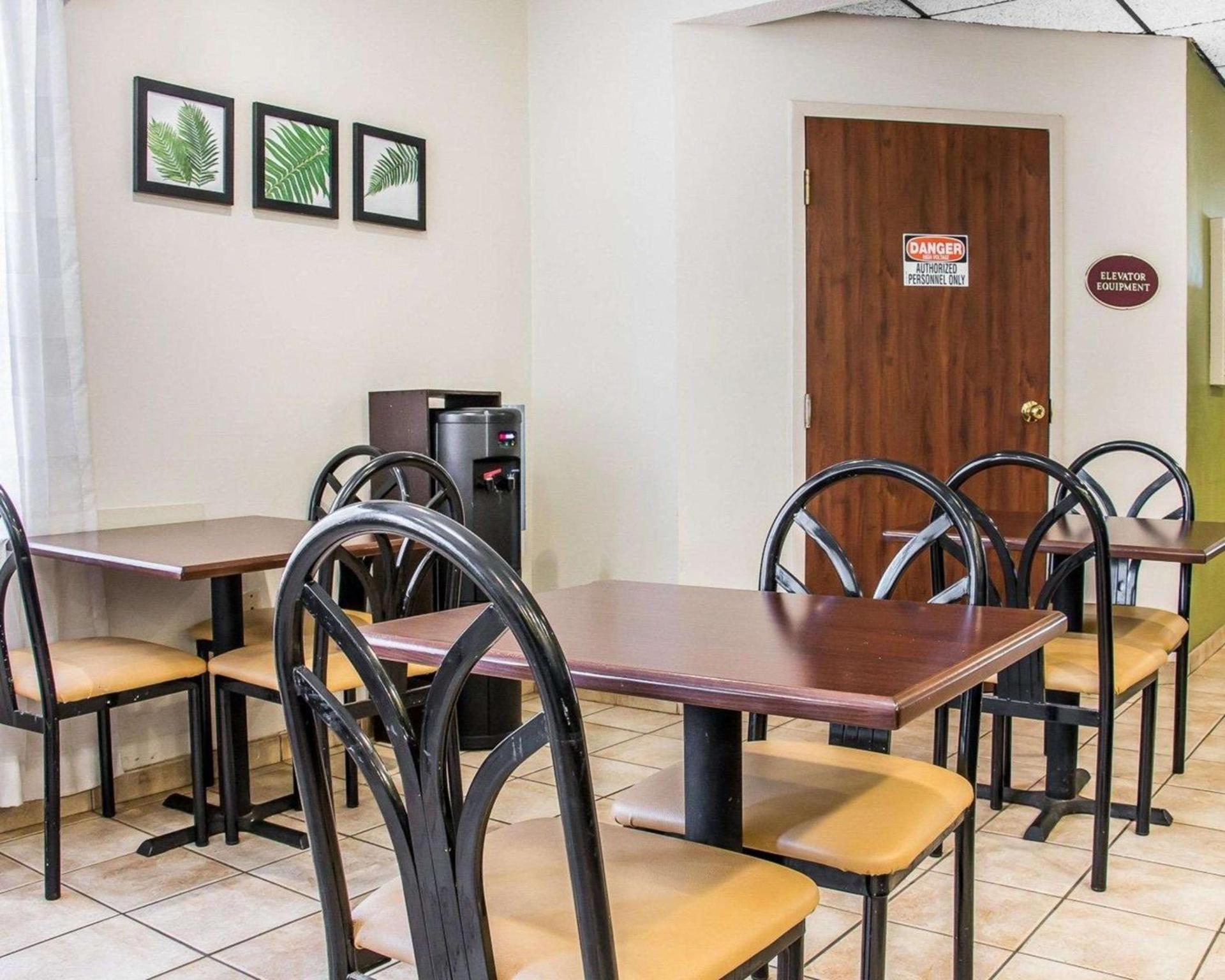 Sleep Inn Hardeeville - I-95 photo 14