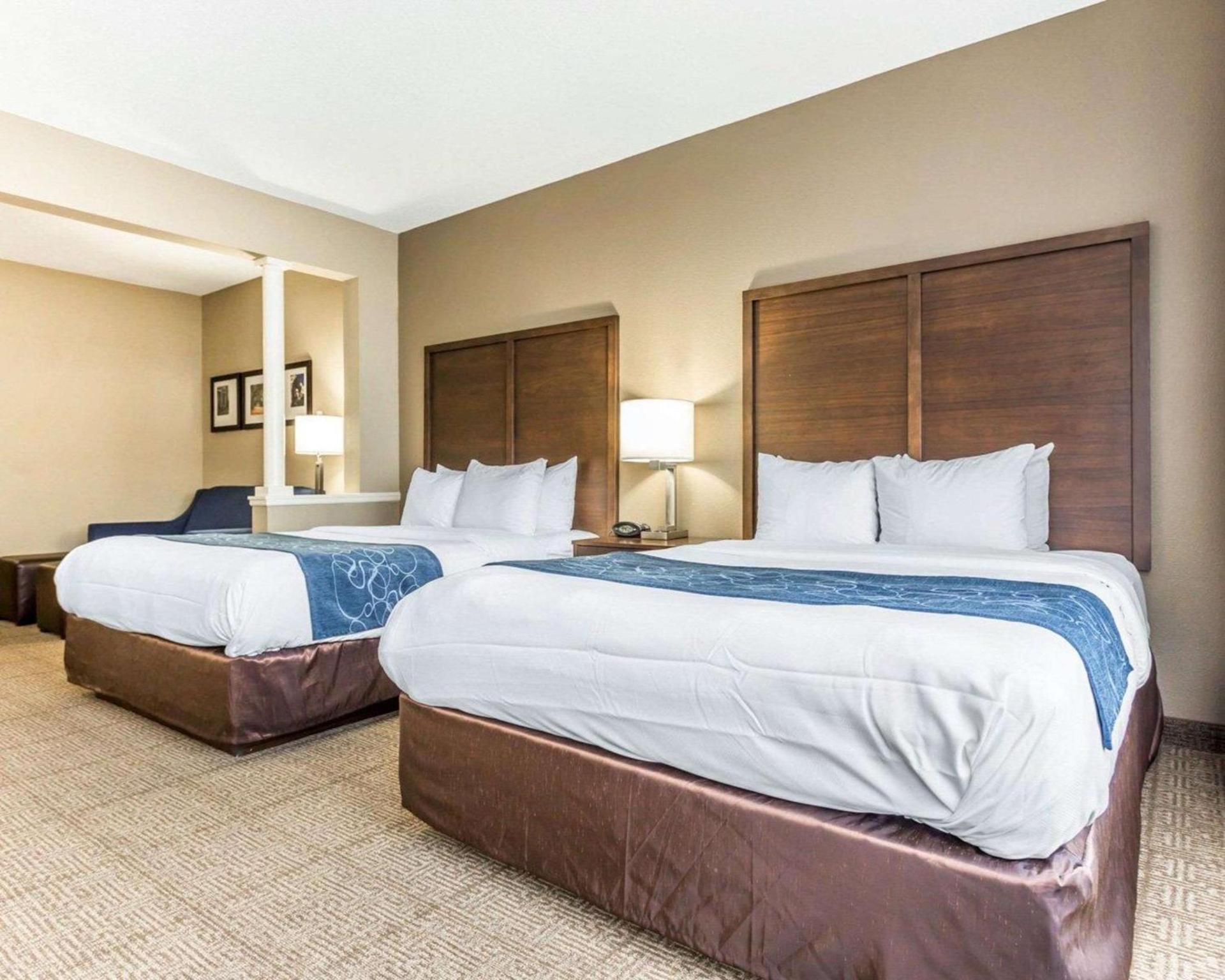 Comfort Suites at Isle of Palms Connector photo 15
