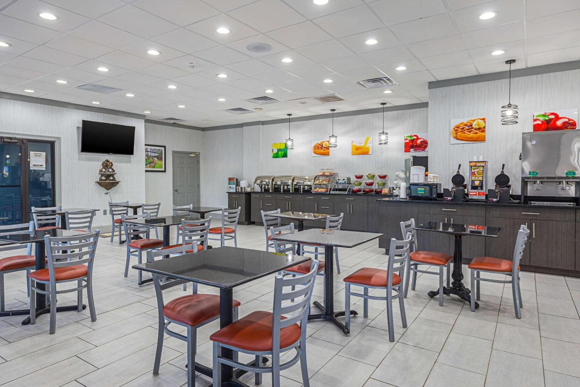 Quality Inn & Suites Greenville - Haywood Mall photo 25