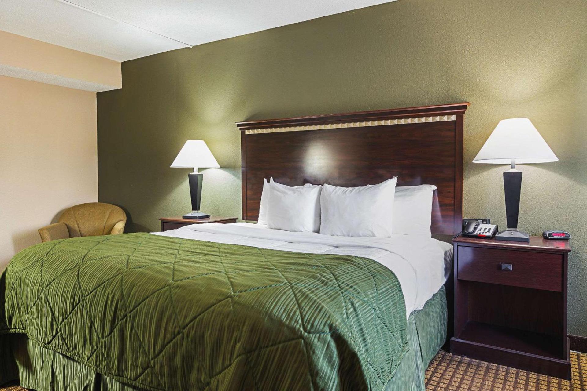 Quality Inn & Suites Greenville - Haywood Mall photo 20