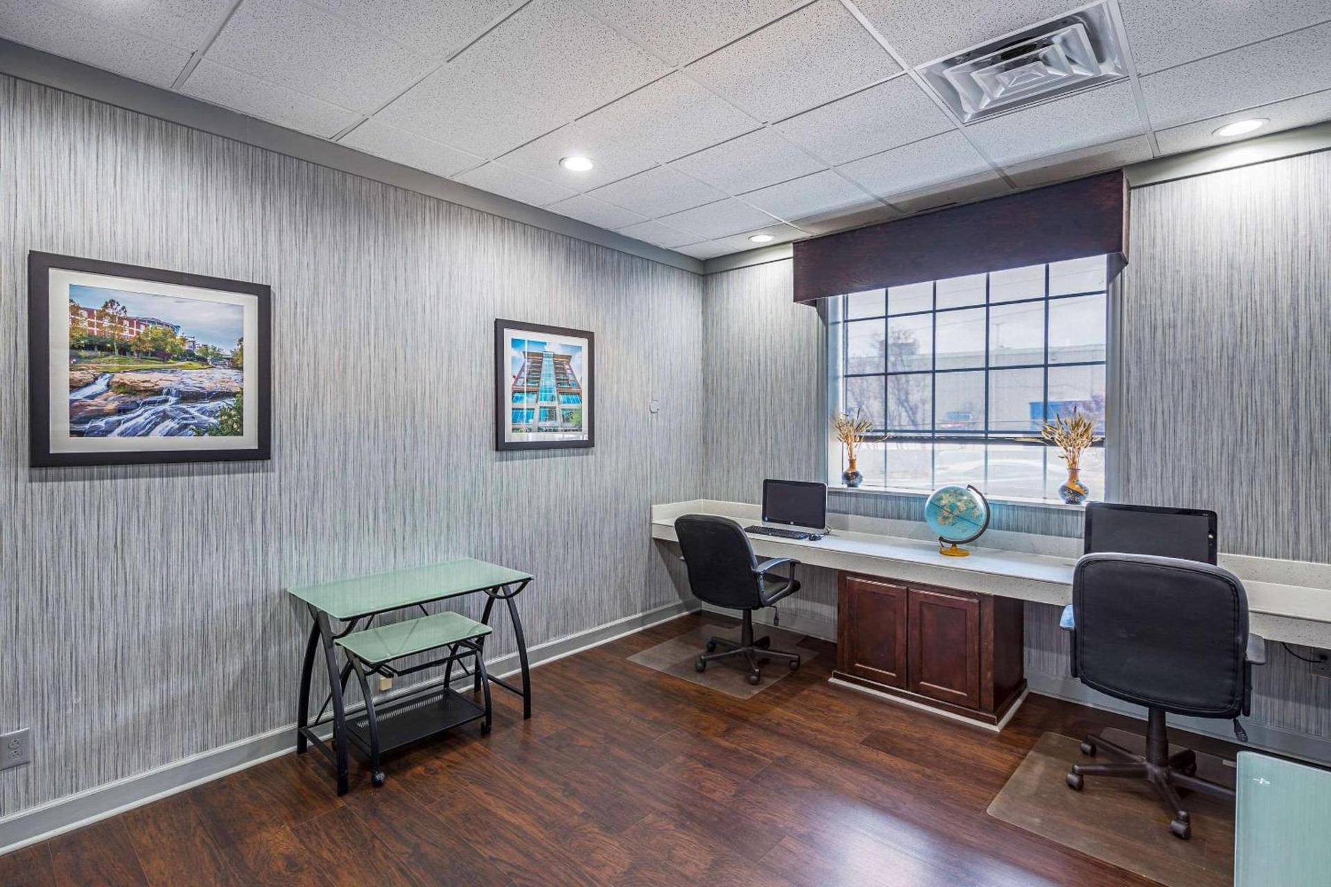 Quality Inn & Suites Greenville - Haywood Mall photo 15