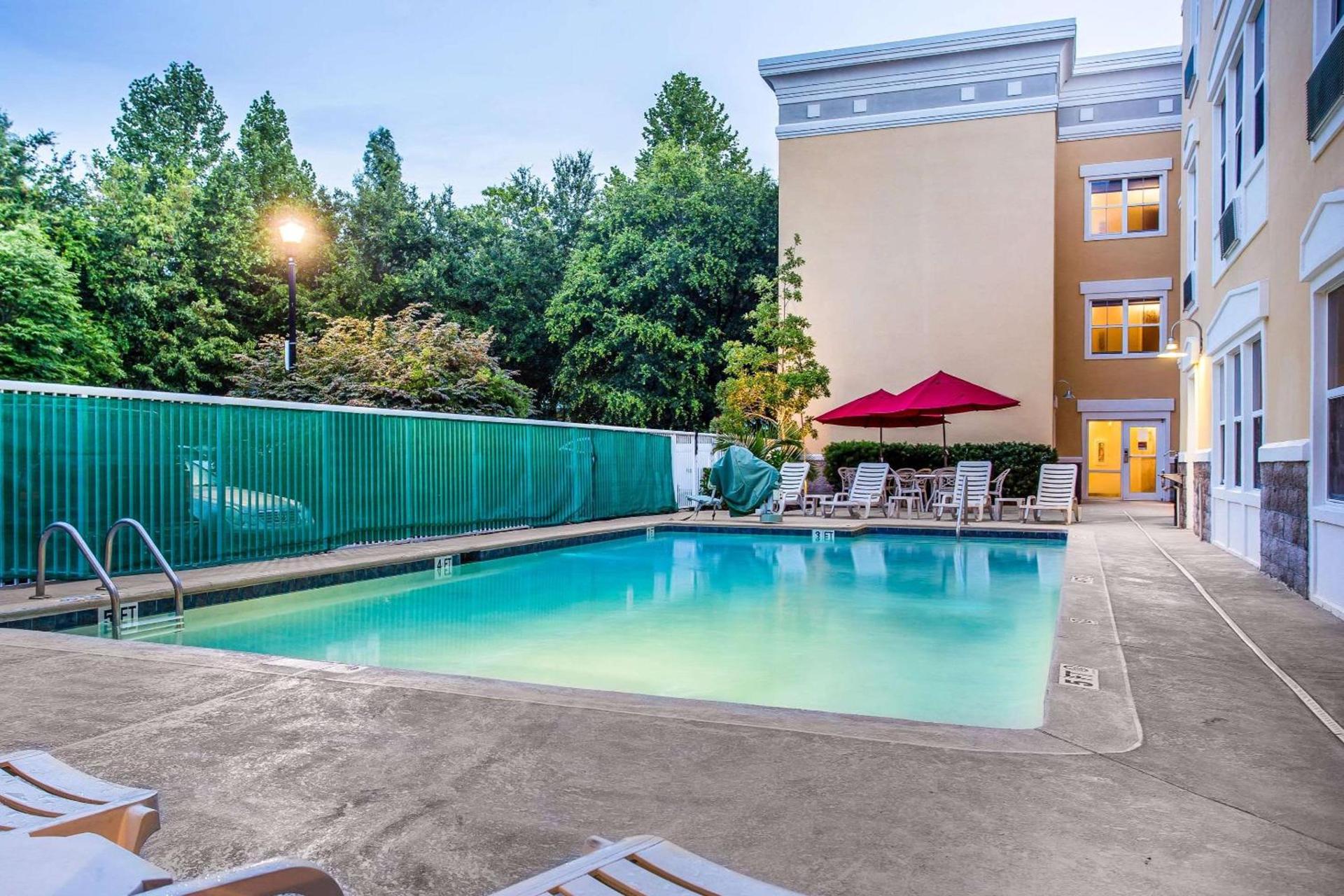 Comfort Suites at Isle of Palms Connector photo 12