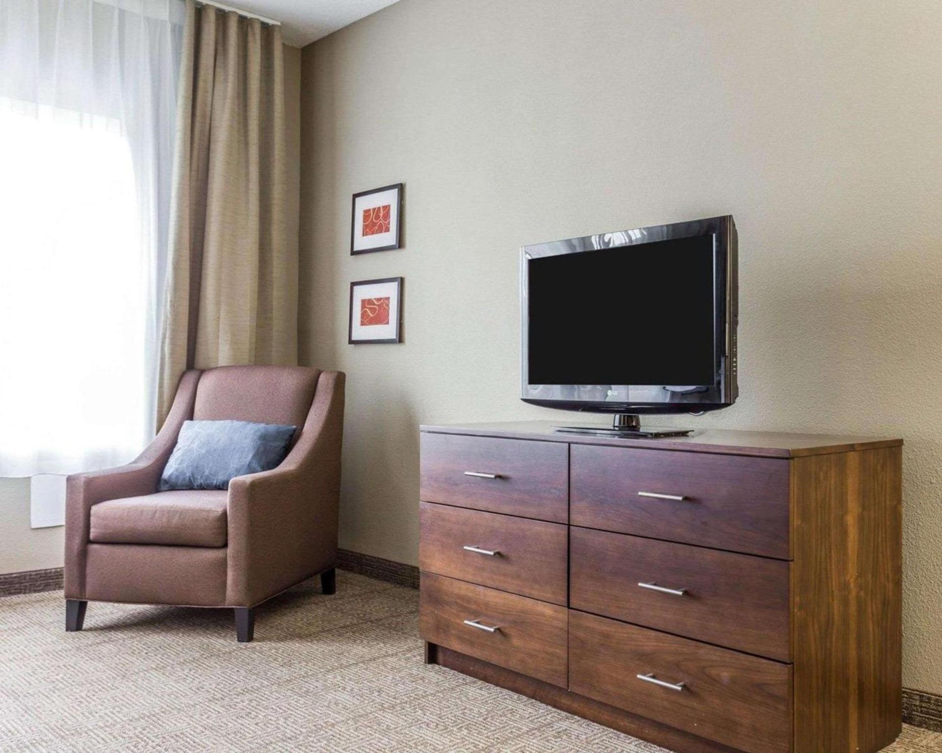 Comfort Suites at Isle of Palms Connector photo 9
