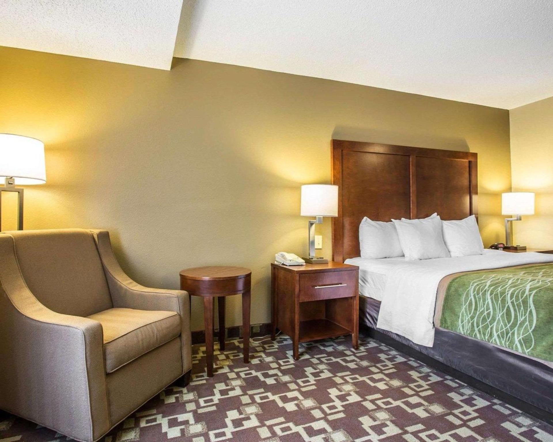 Comfort Inn & Suites Walterboro I-95 photo 11