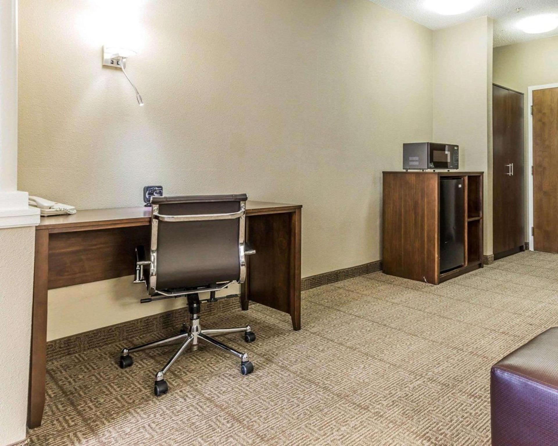Comfort Suites at Isle of Palms Connector photo 30