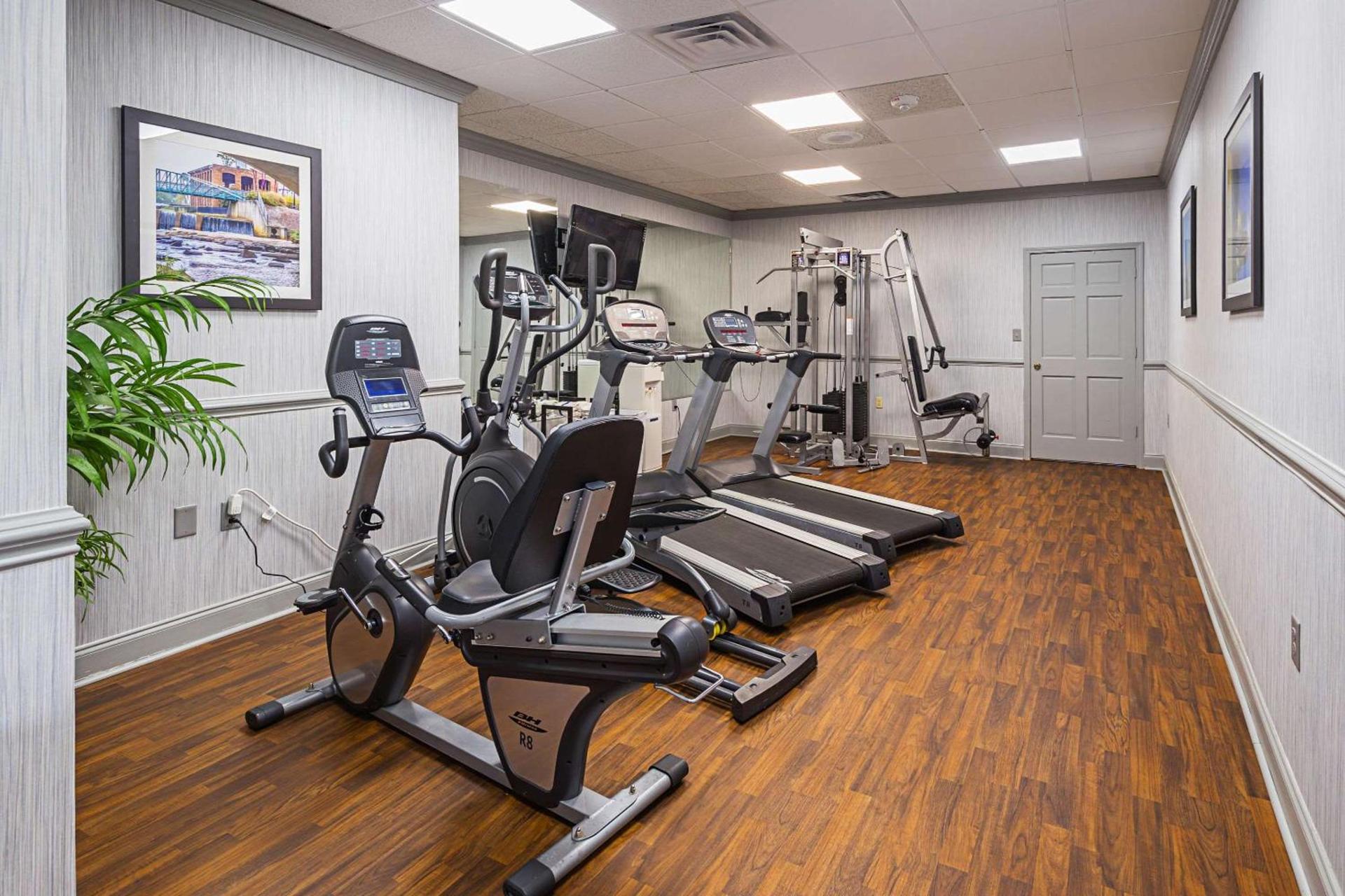 Quality Inn & Suites Greenville - Haywood Mall photo 4