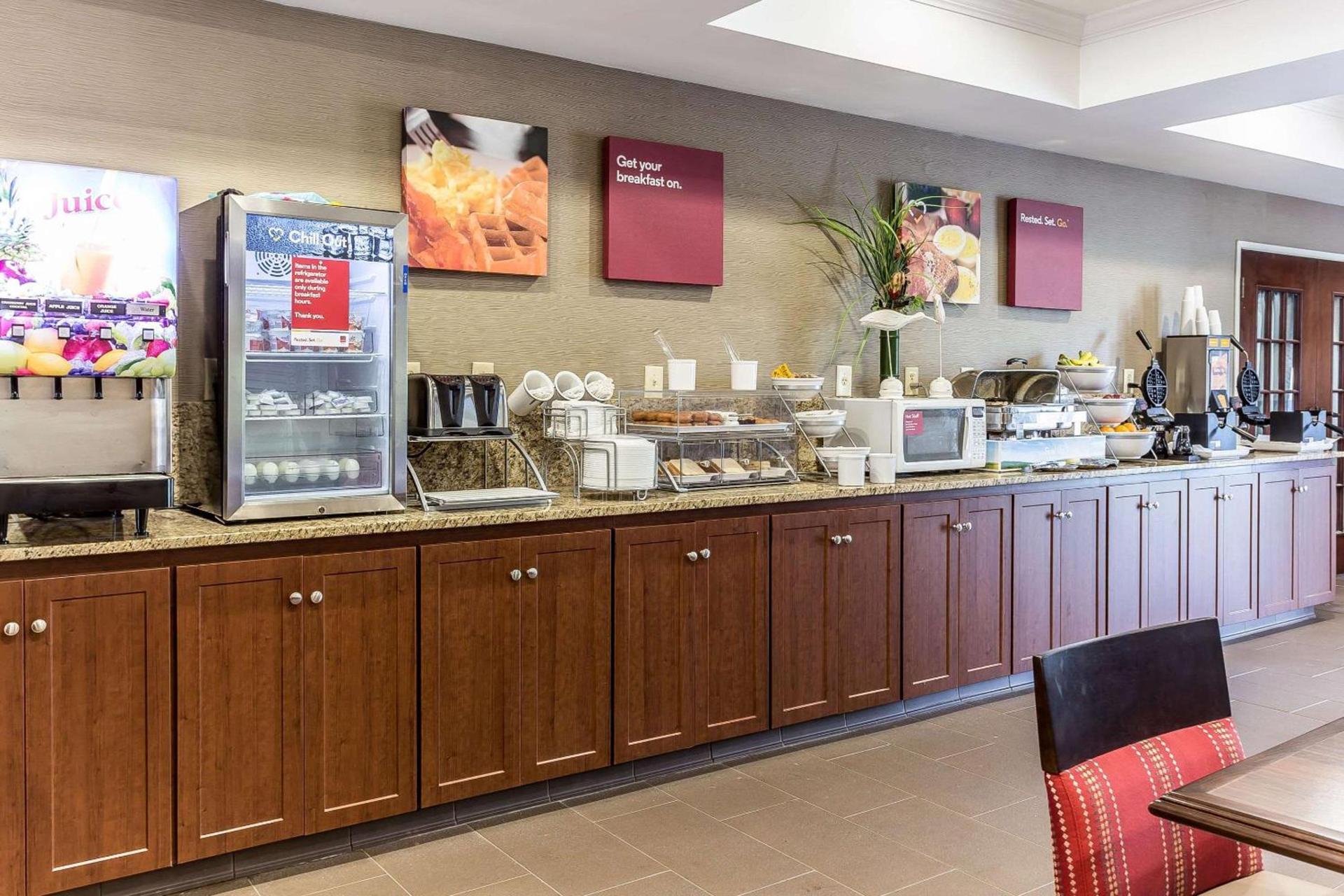 Comfort Suites Myrtle Beach Central photo 28