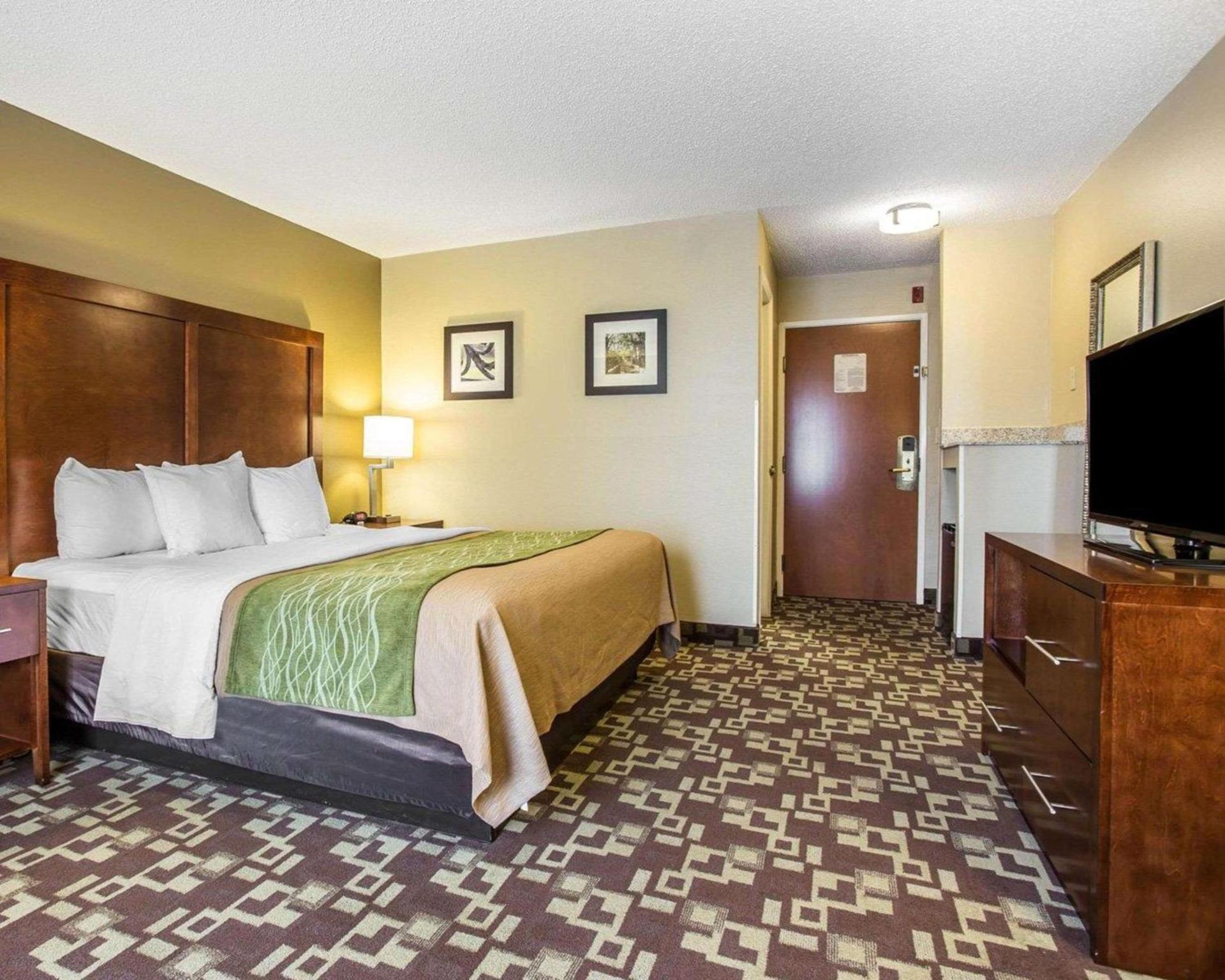 Comfort Inn & Suites Walterboro I-95 photo 20