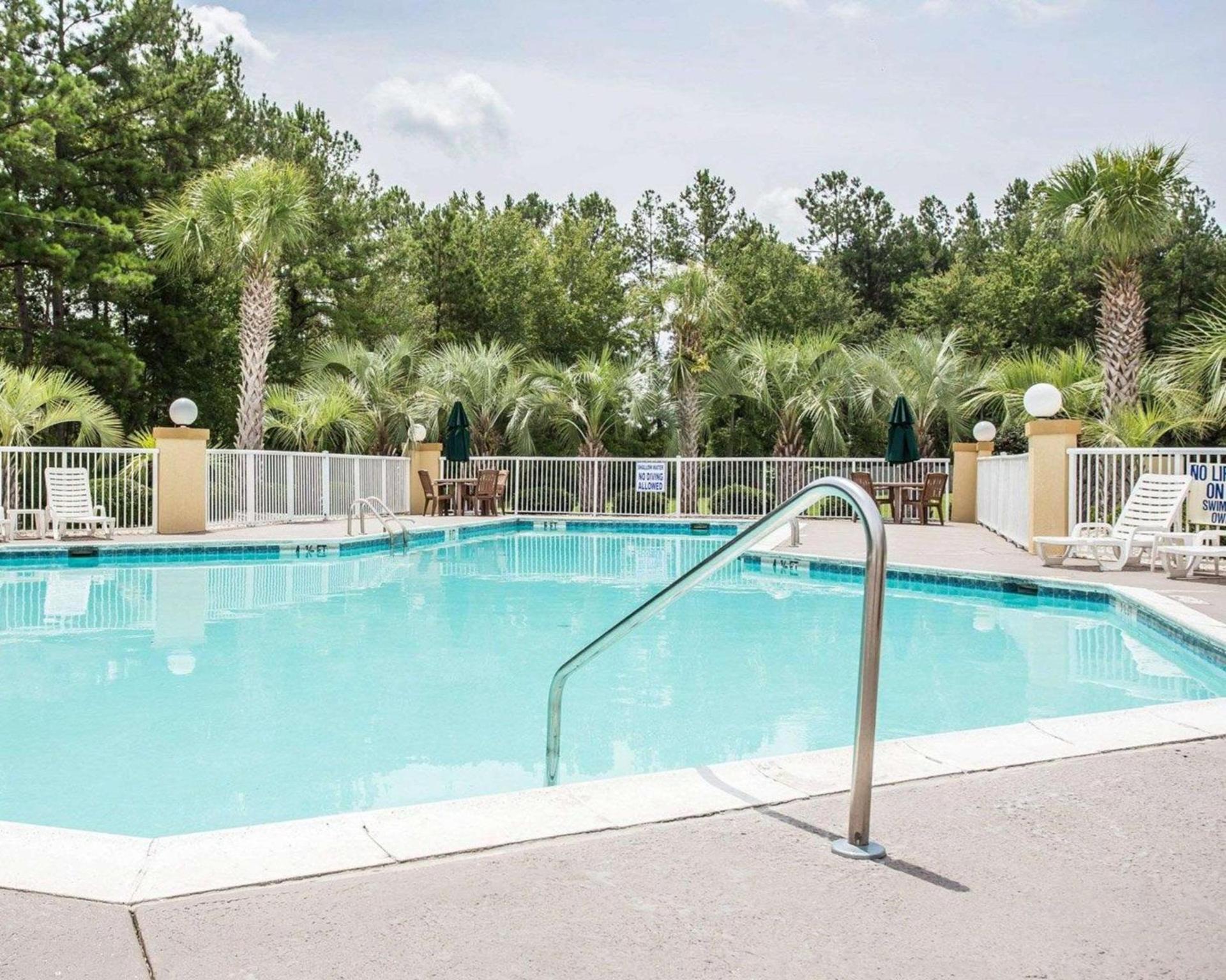 Comfort Inn & Suites Walterboro I-95 photo 30