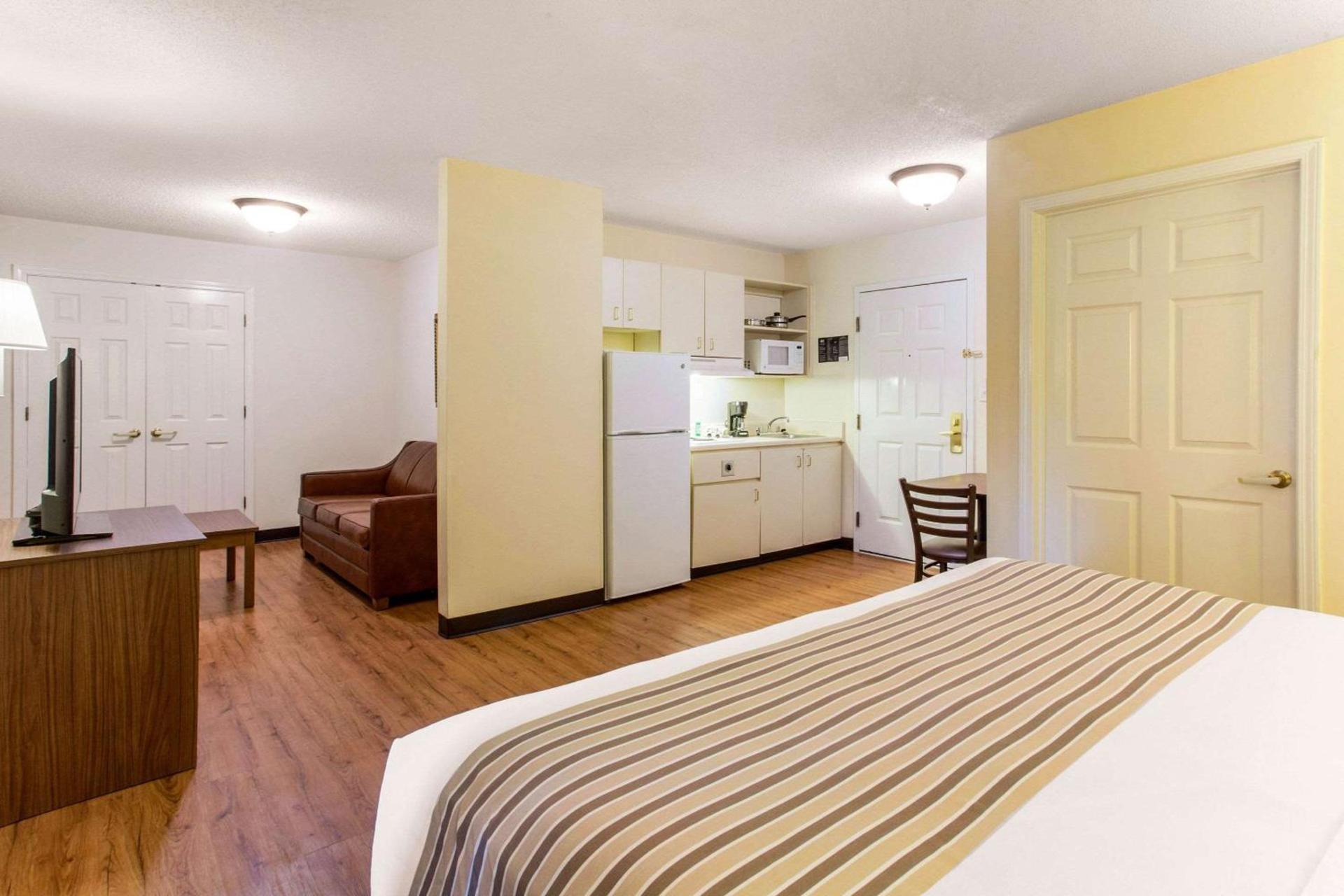 Studio 6 Extended Stay - Myrtle Beach, SC photo 49