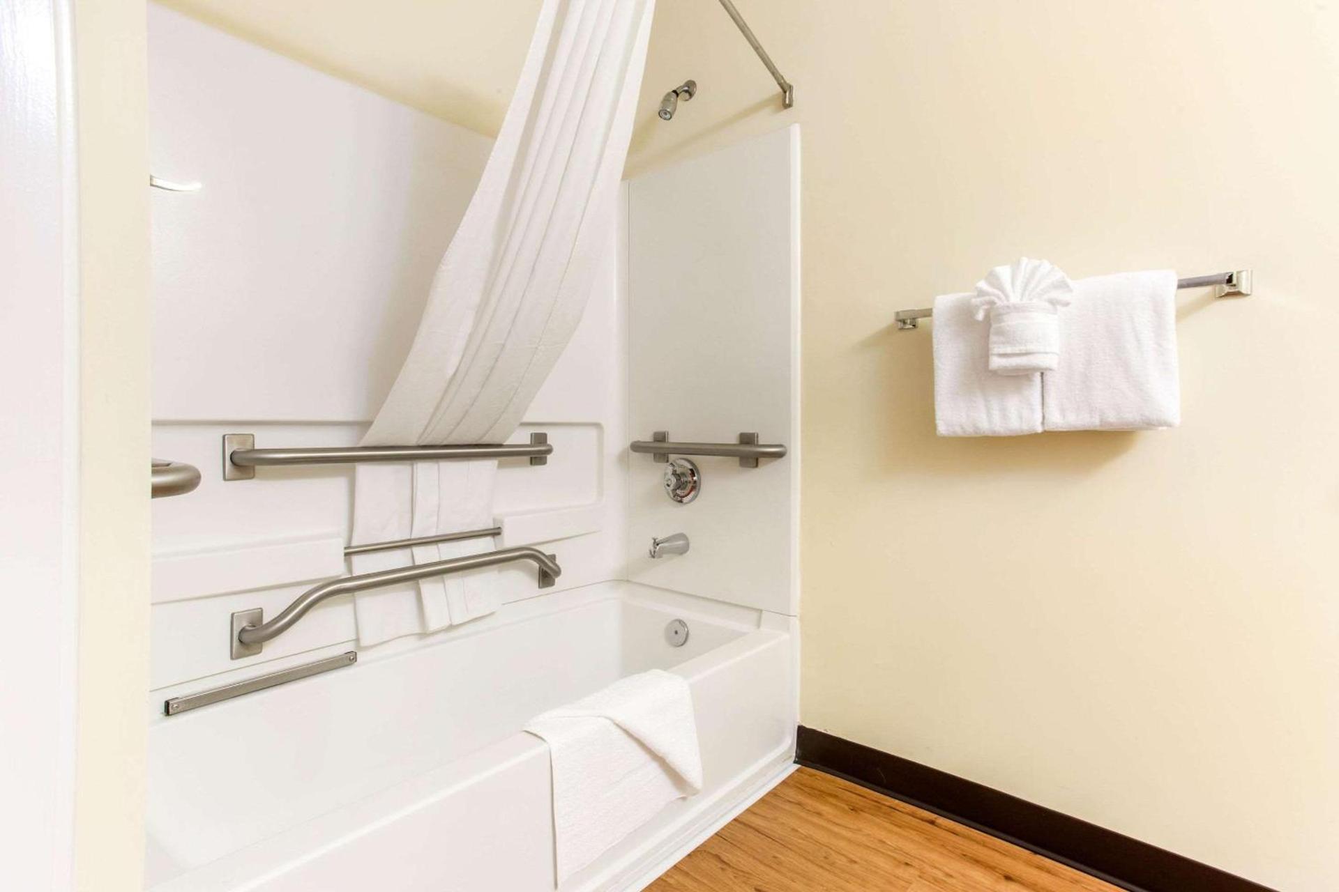 Studio 6 Extended Stay - Myrtle Beach, SC photo 44