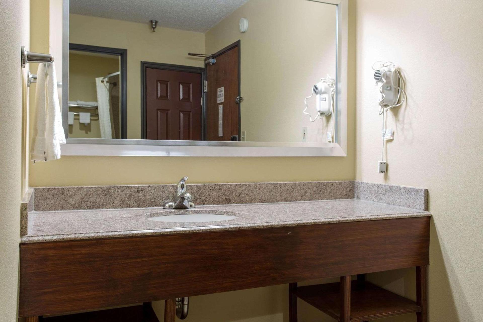 Comfort Inn Columbia West photo 21
