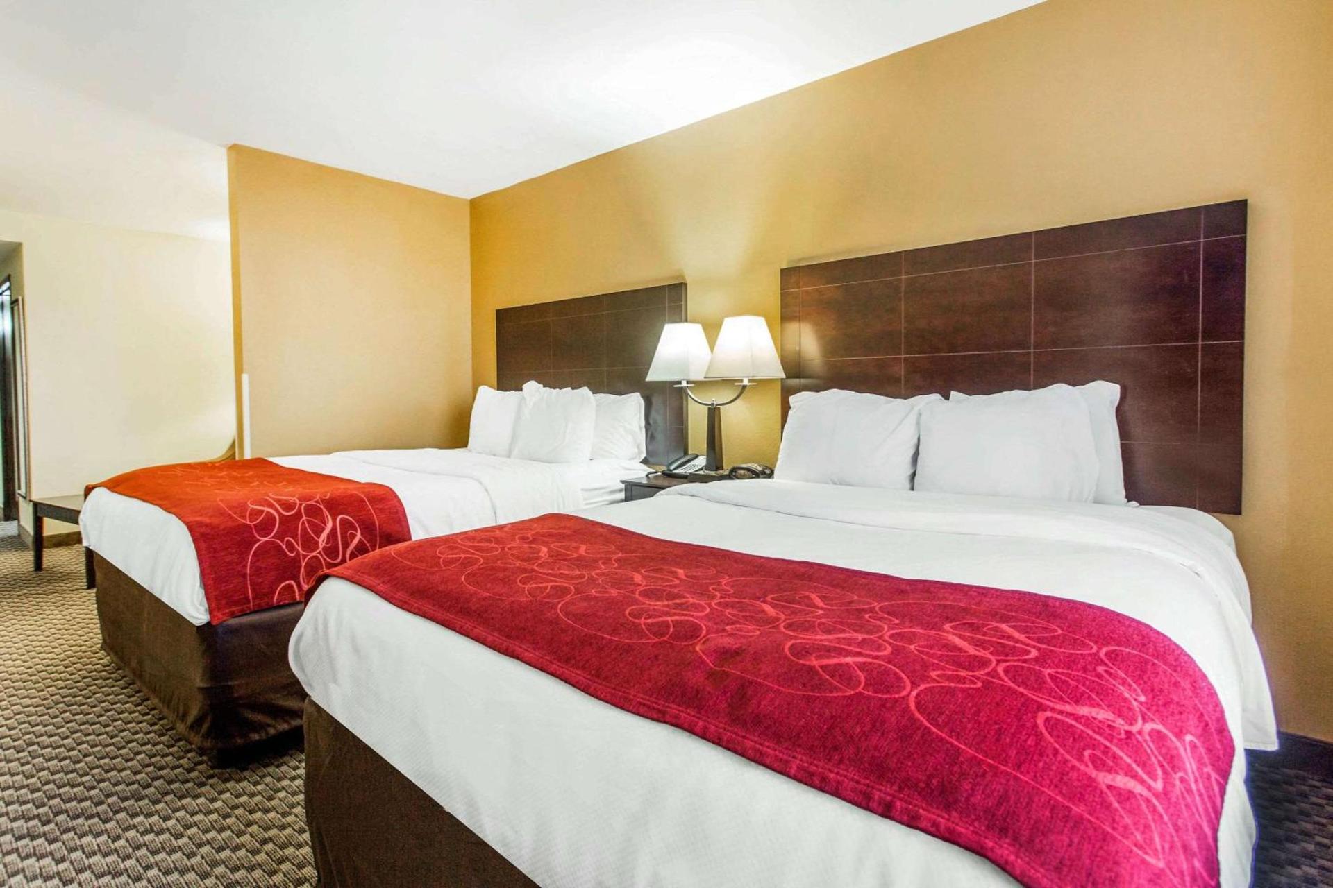 Comfort Suites Clinton near Presbyterian College photo 20