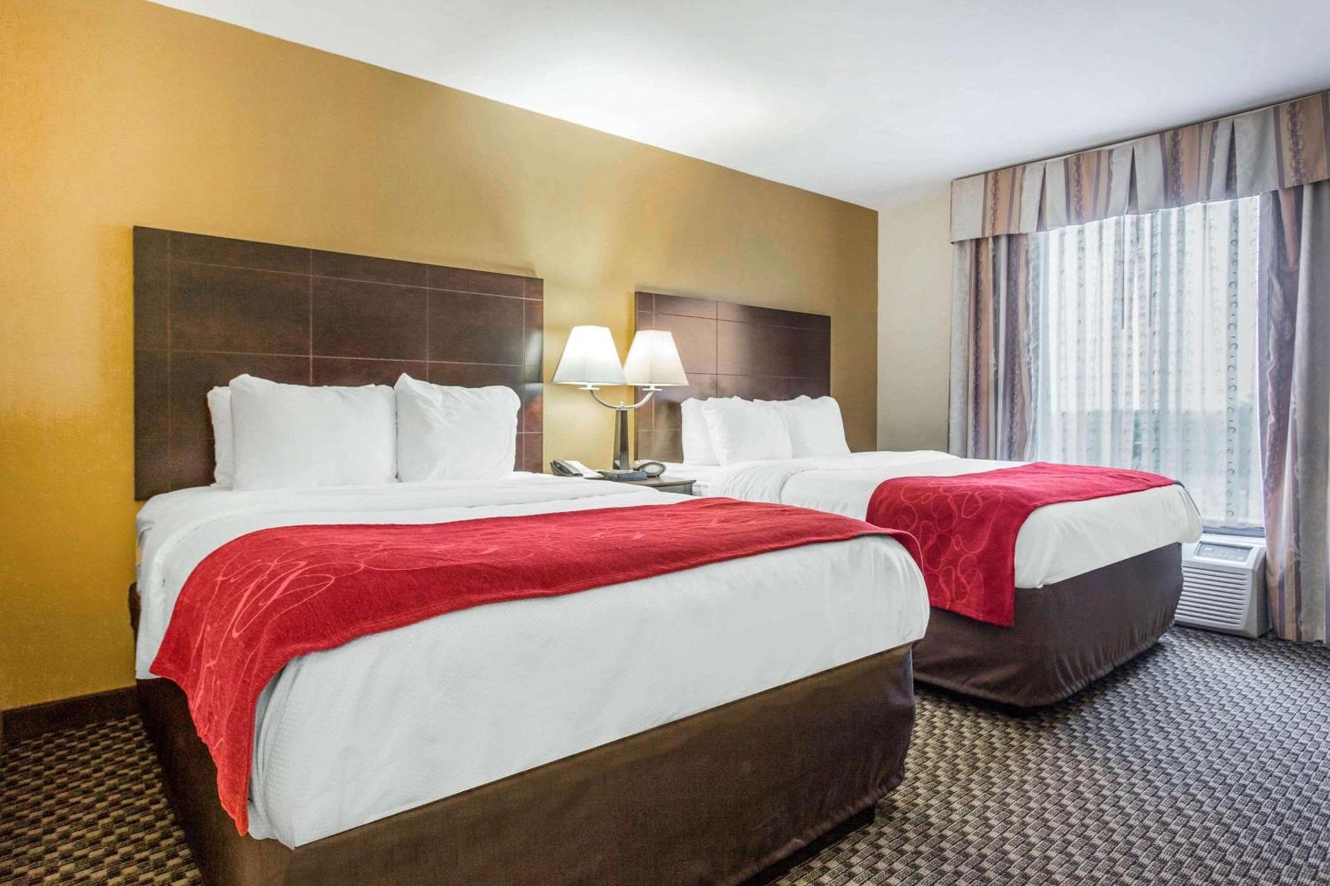 Comfort Suites Clinton near Presbyterian College photo 21