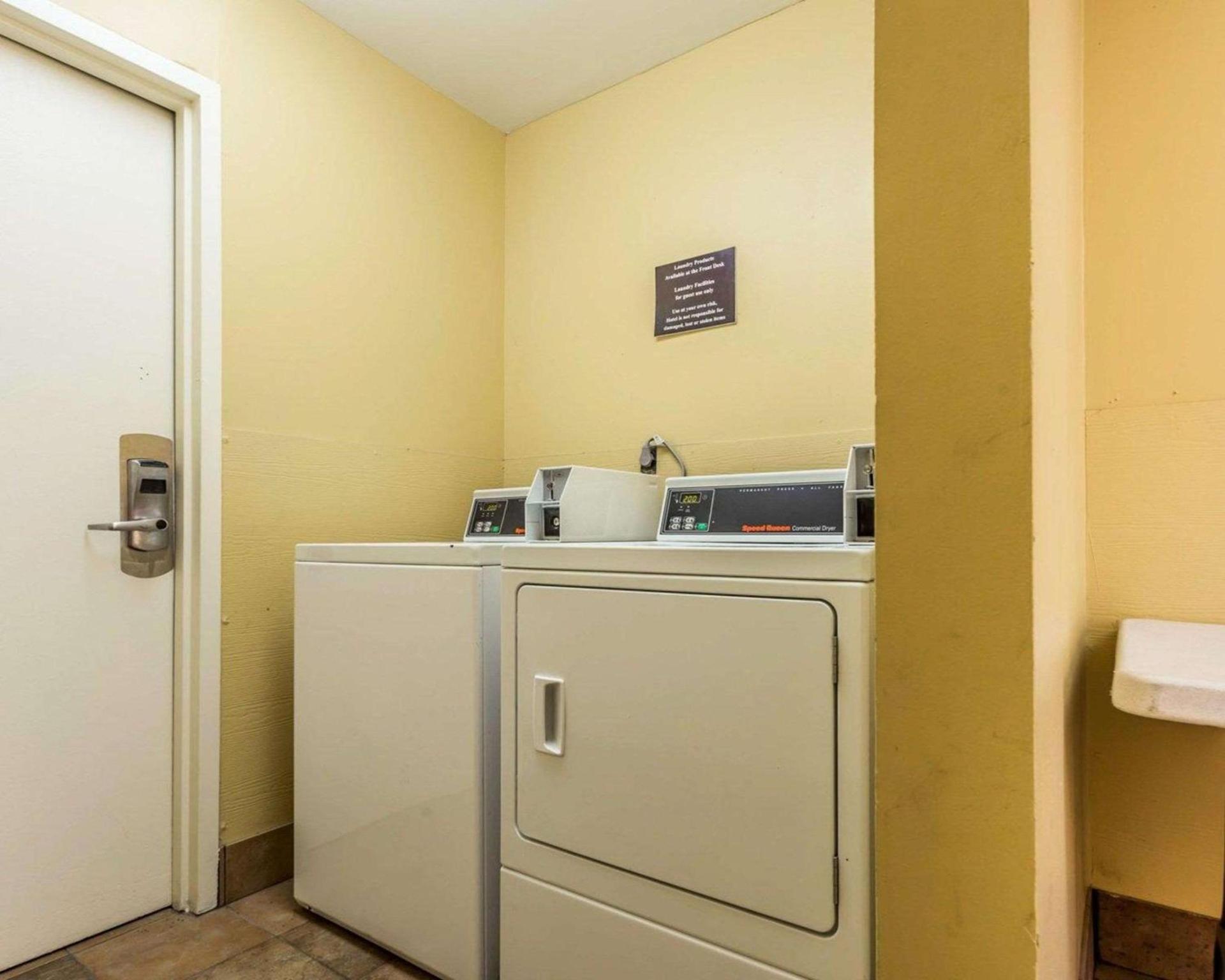 Quality Inn Mt Pleasant - Charleston photo 24