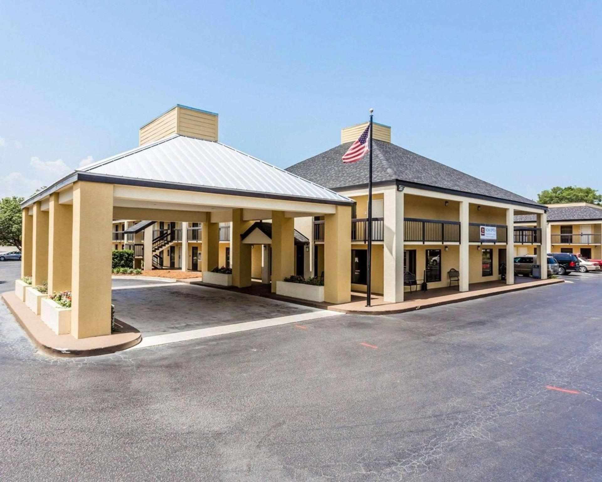 Quality Inn Mt Pleasant - Charleston photo 1