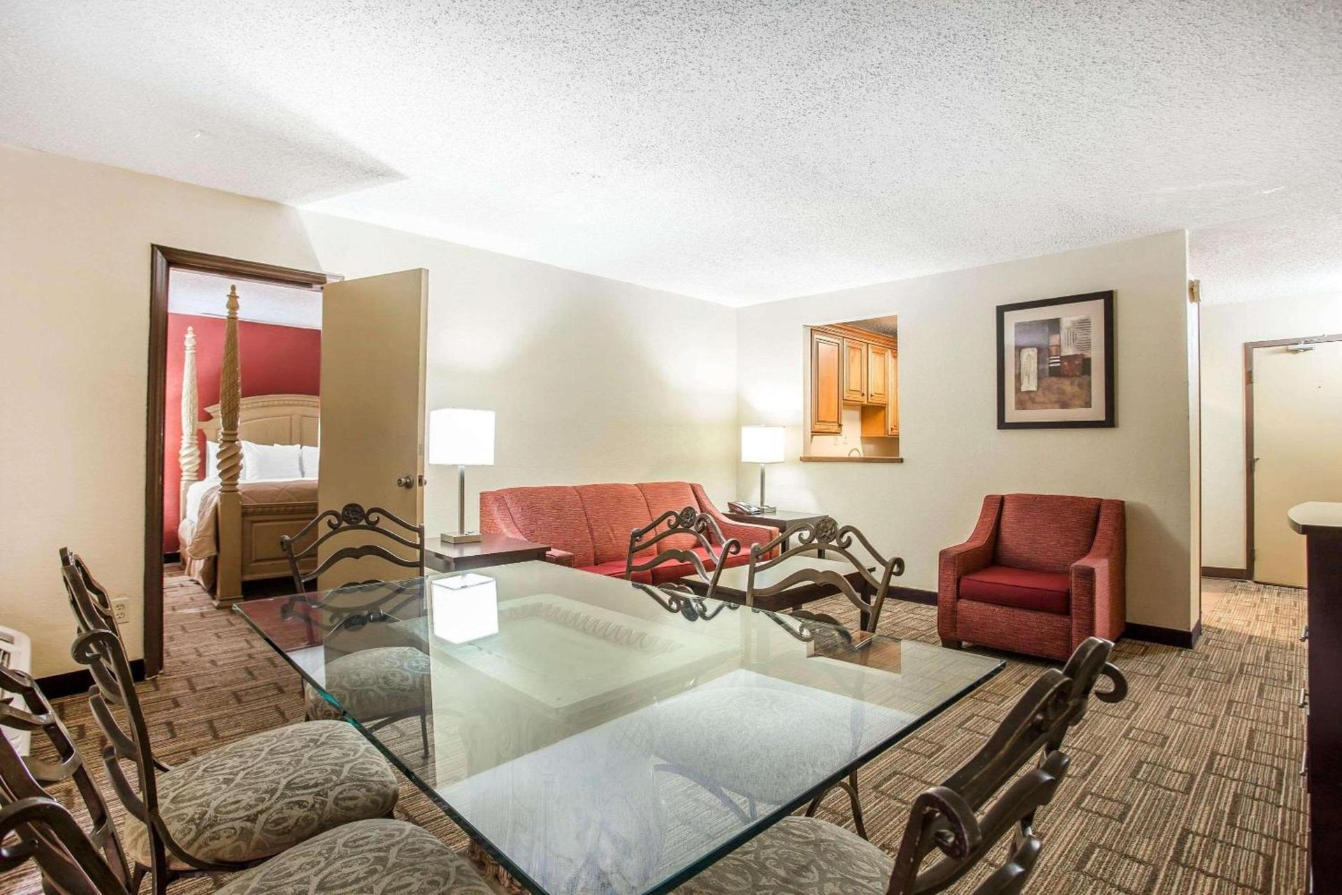 Clarion Hotel Fort Mill Near Amusement Park photo 9
