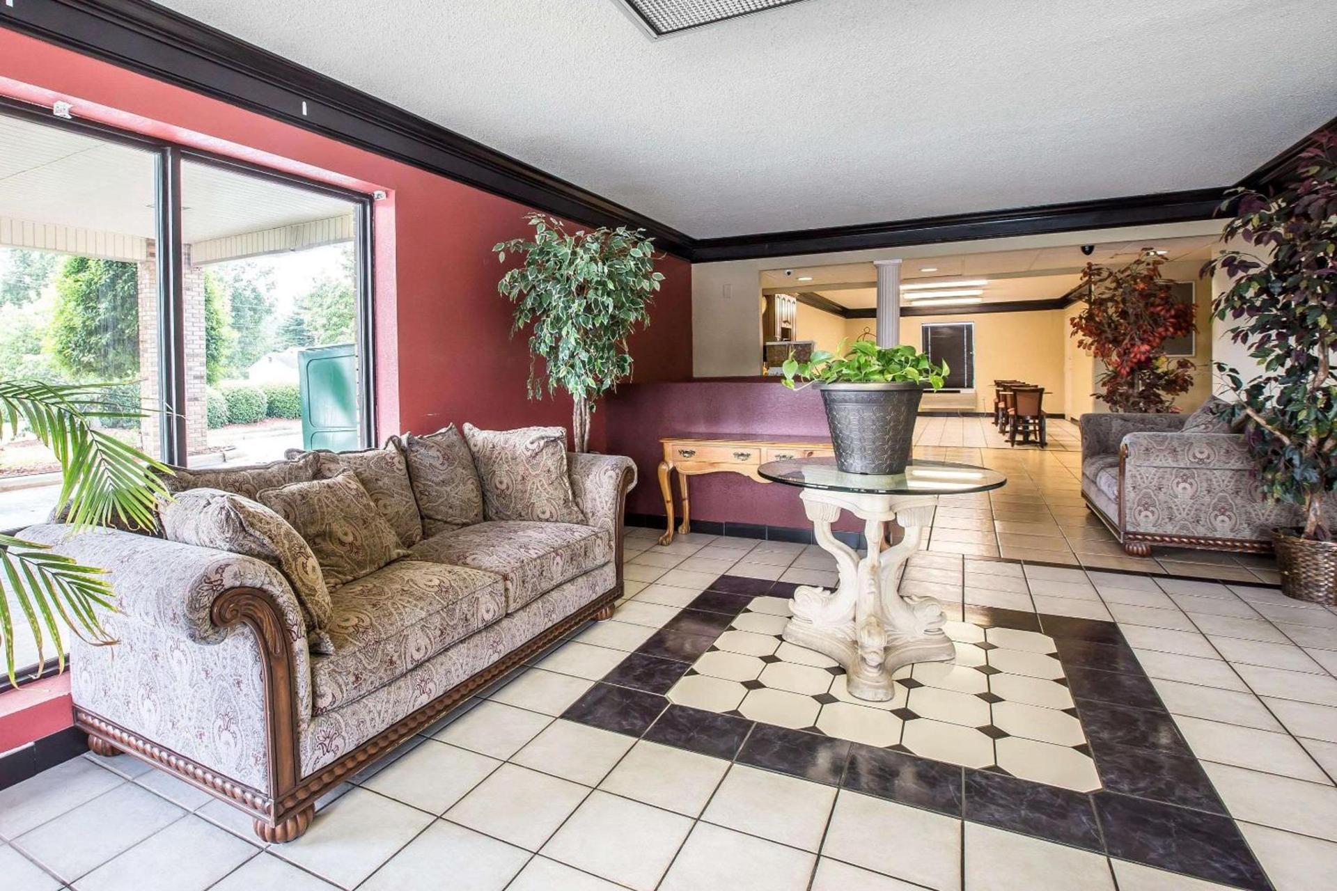 Rodeway Inn Expo Center photo 2