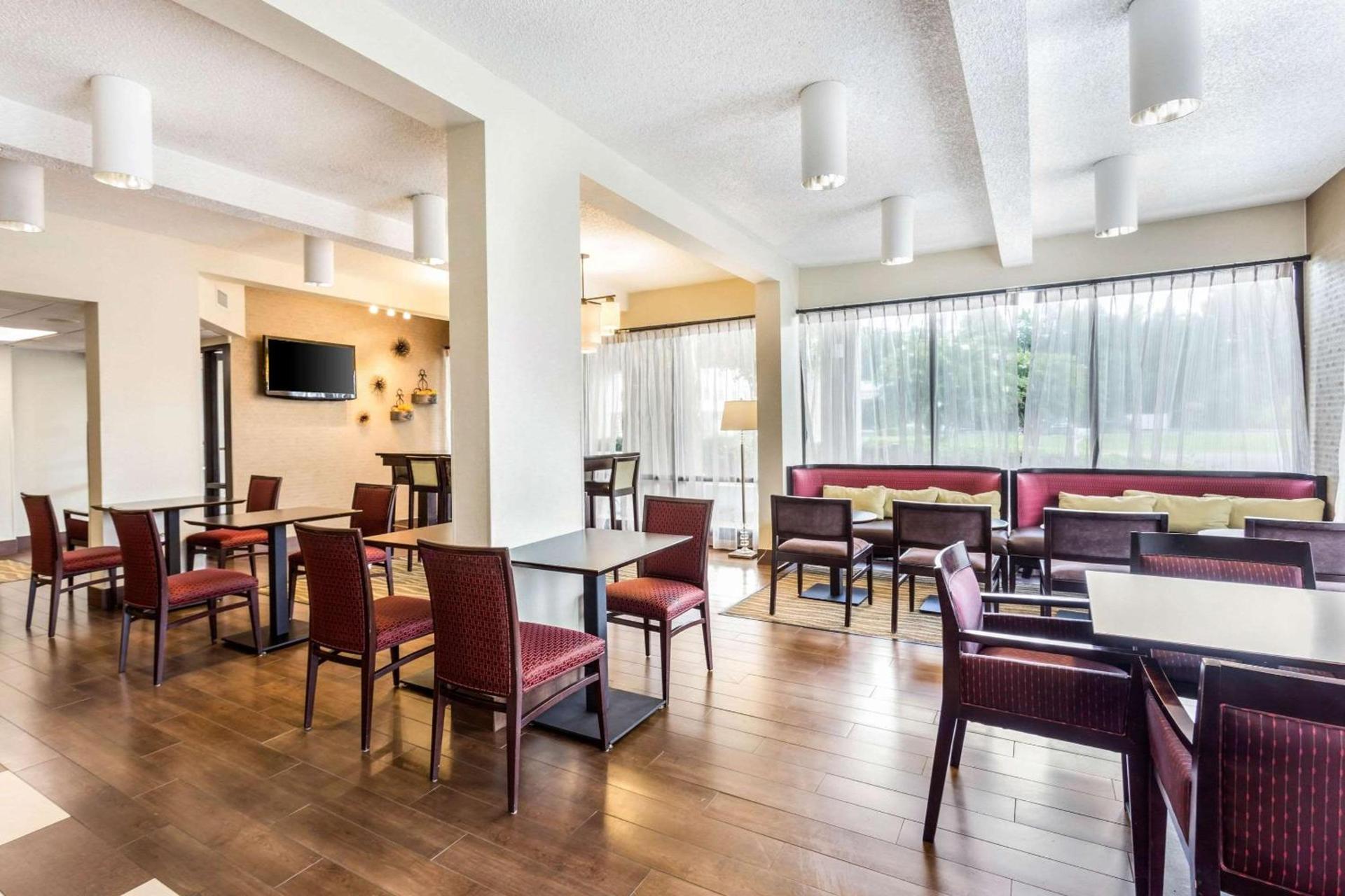 Quality Inn Walterboro I-95 photo 33