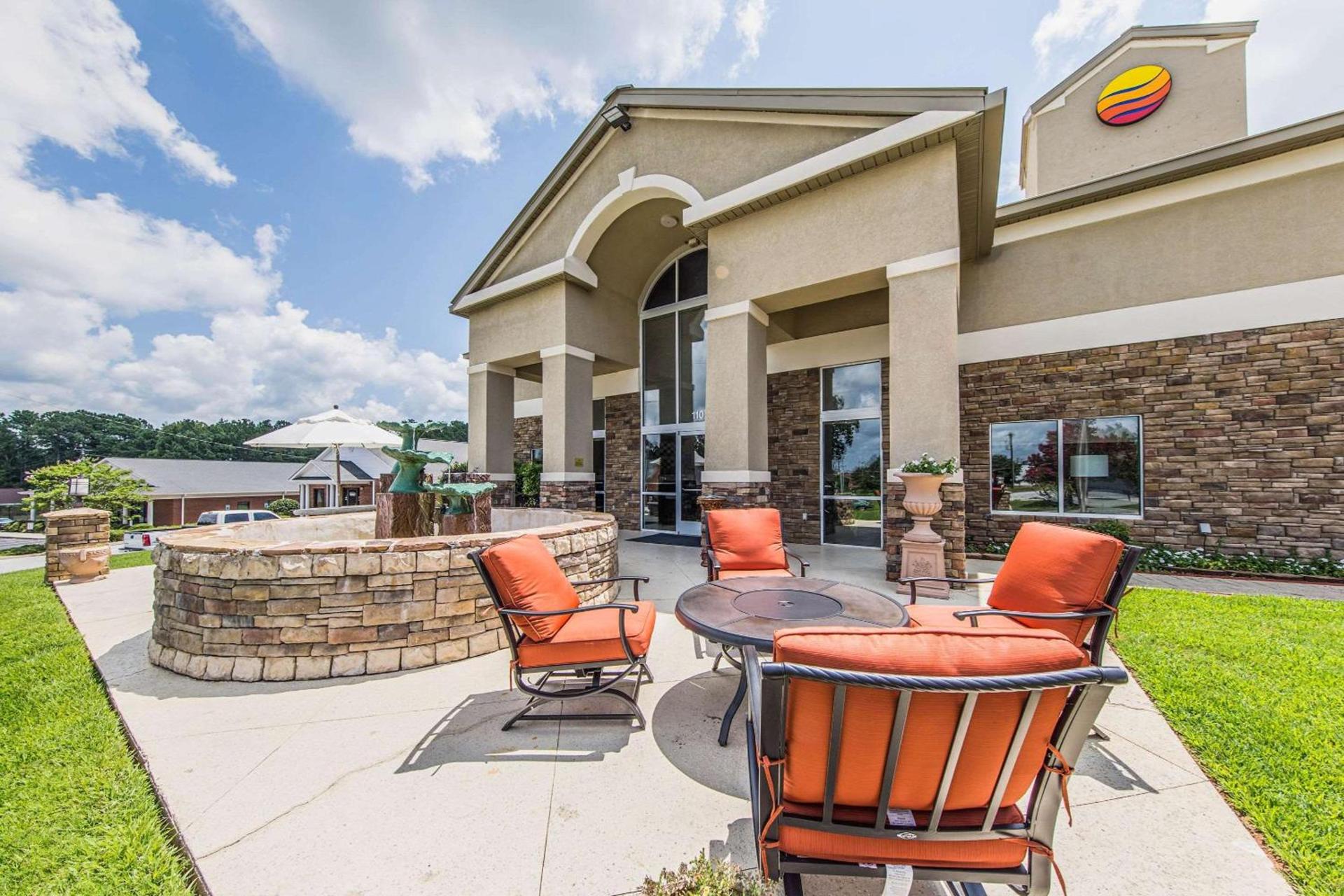 Comfort Inn & Suites Greenwood near University photo 18