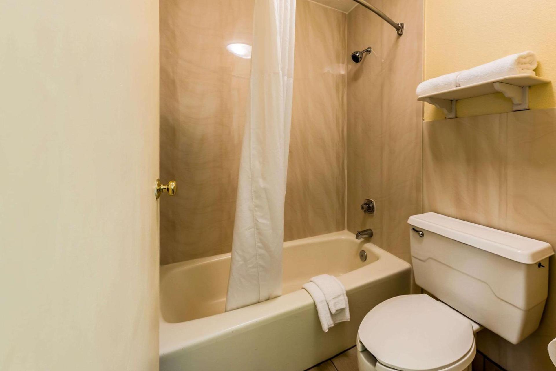 Quality Inn Clemson near University photo 15