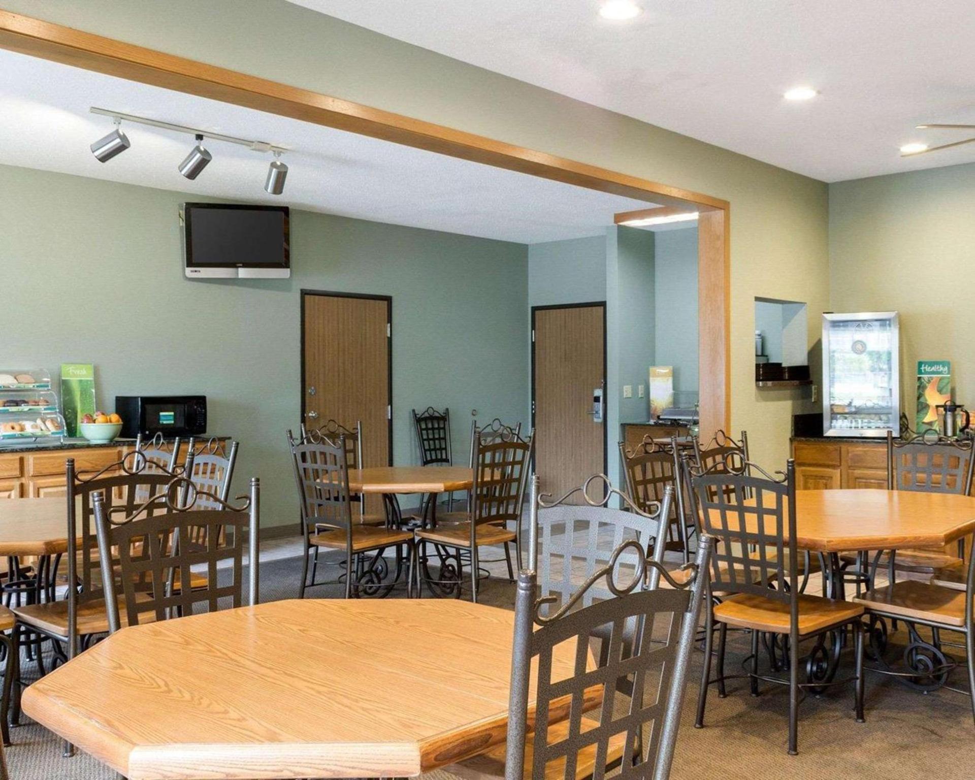 Quality Inn Brookings-University photo 23