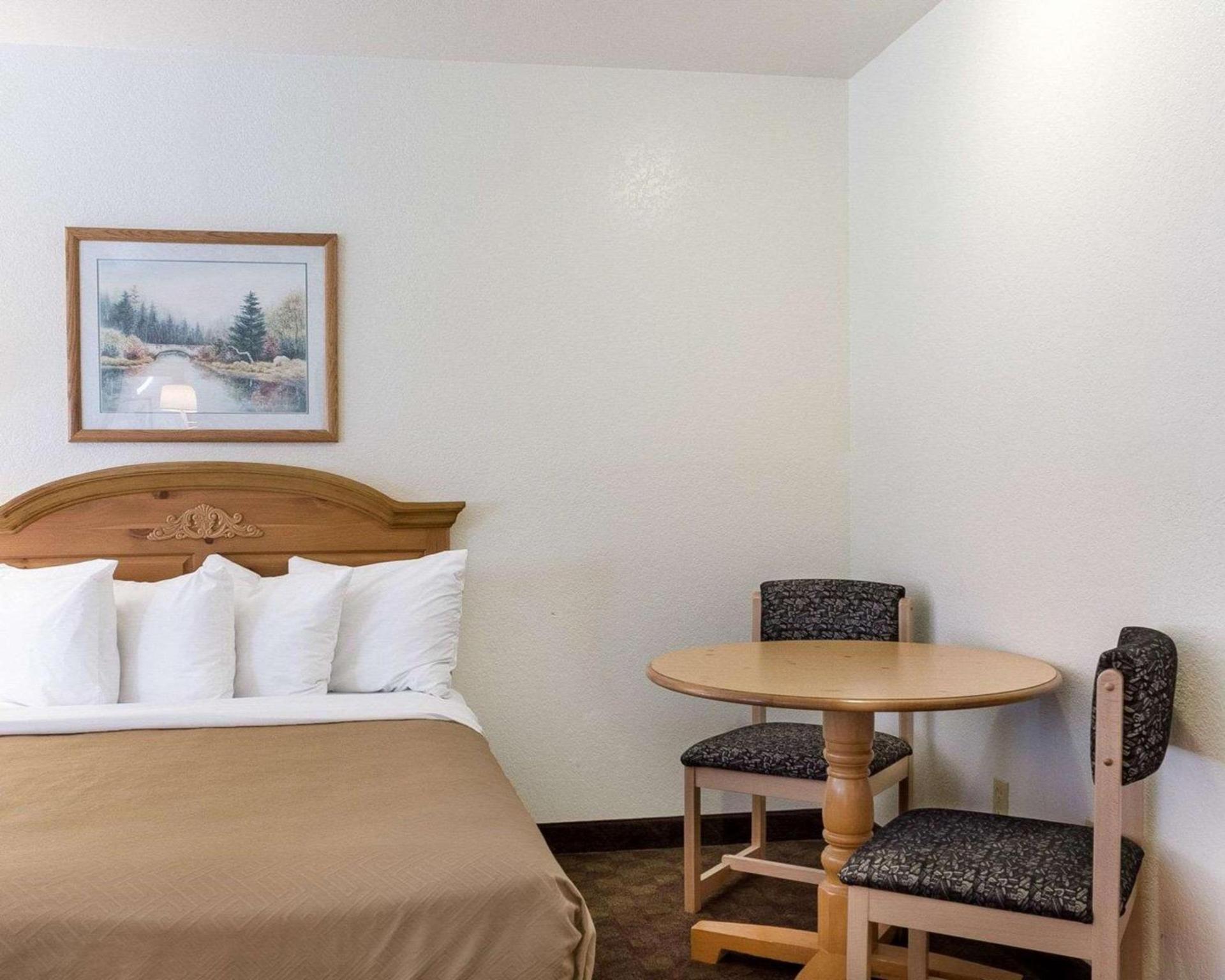 Royal Inn Keystone photo 13