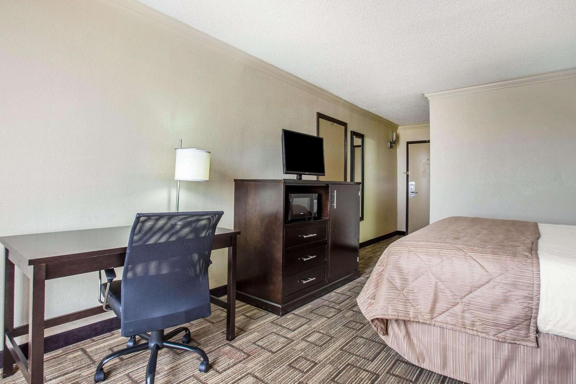 Clarion Hotel Fort Mill Near Amusement Park photo 22