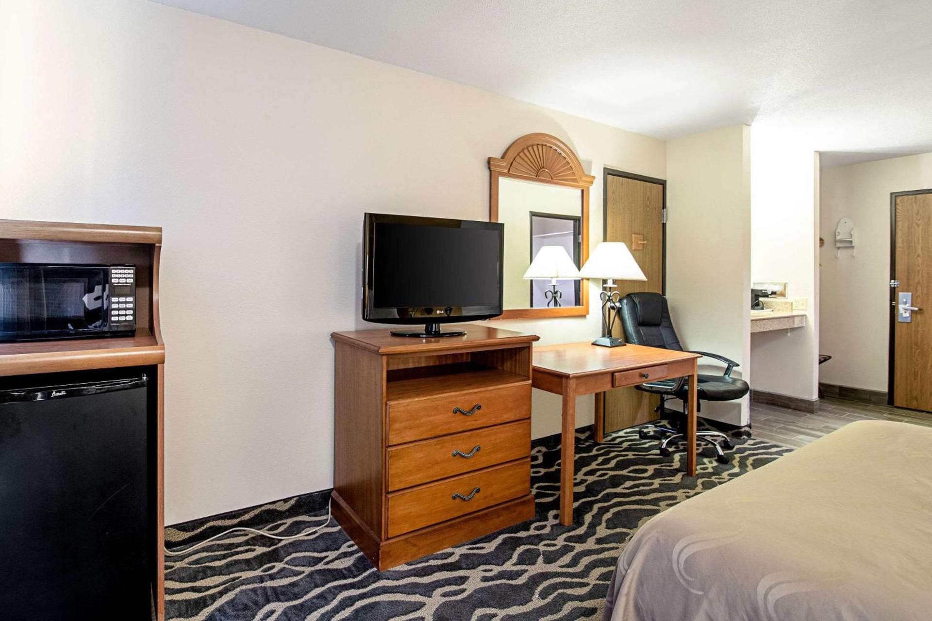 Quality Inn Huron photo 4