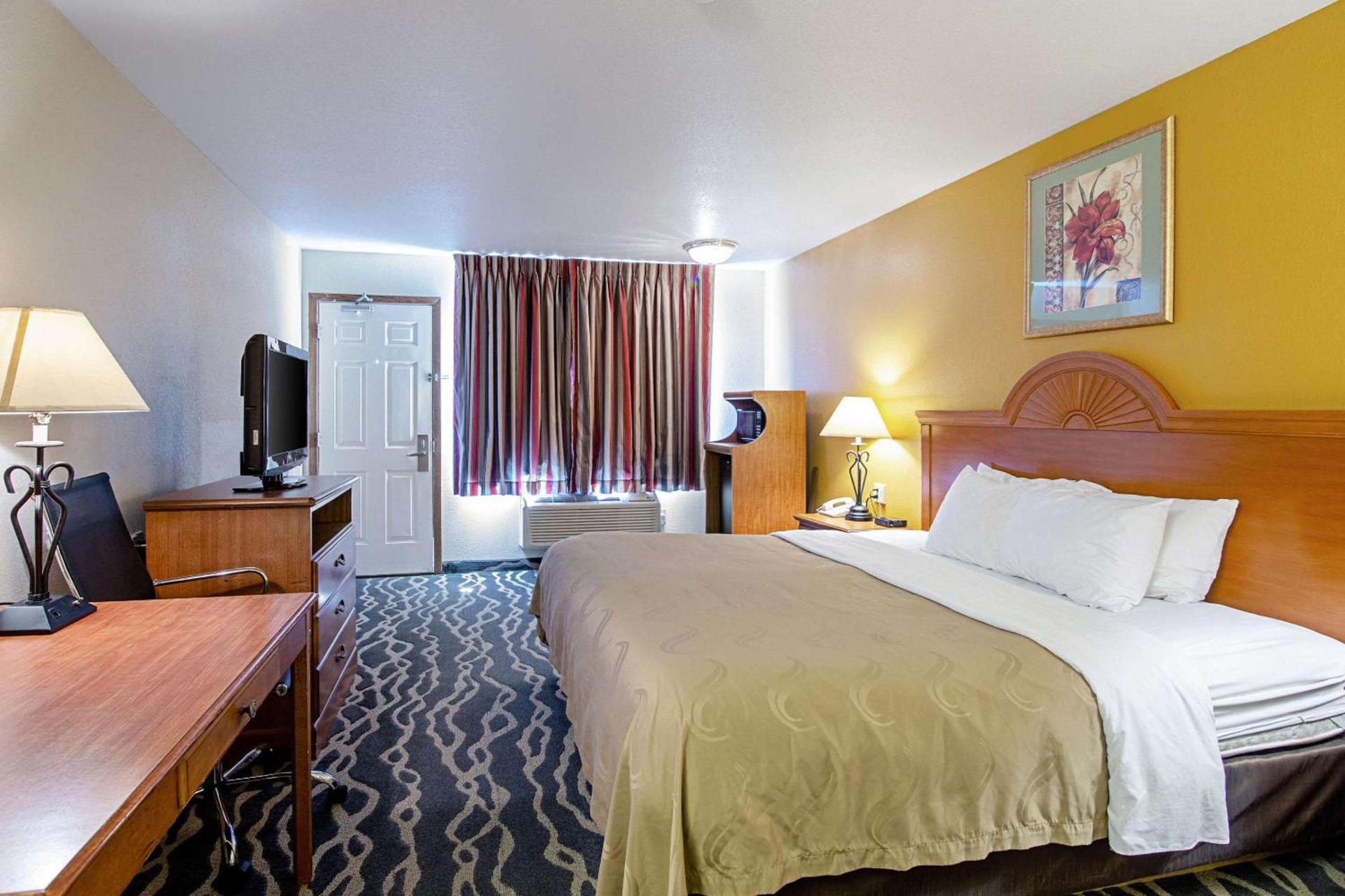 Quality Inn Huron photo 5