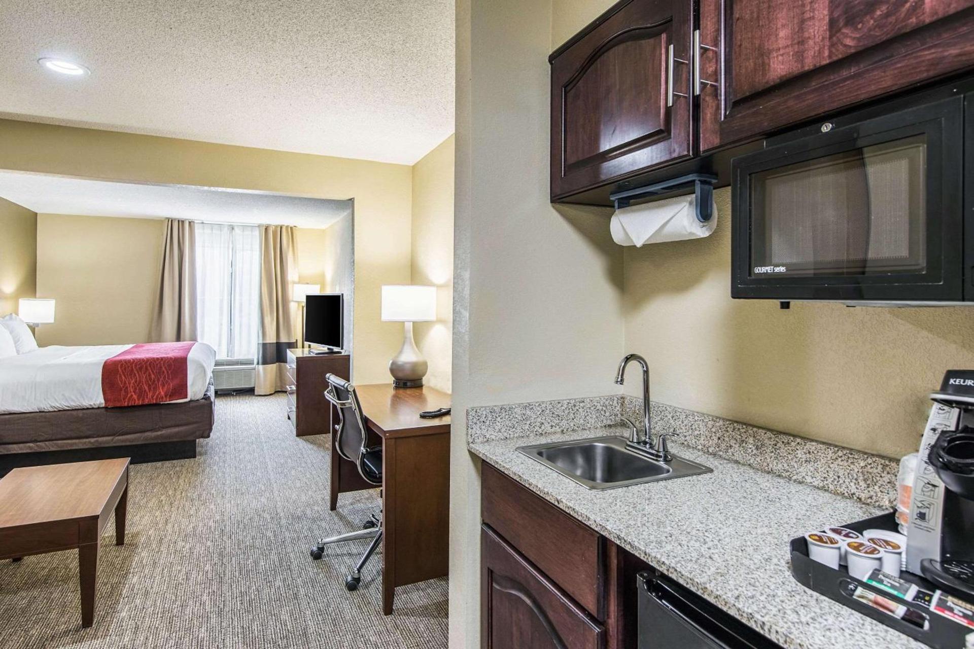 Comfort Inn & Suites Greenwood near University photo 31