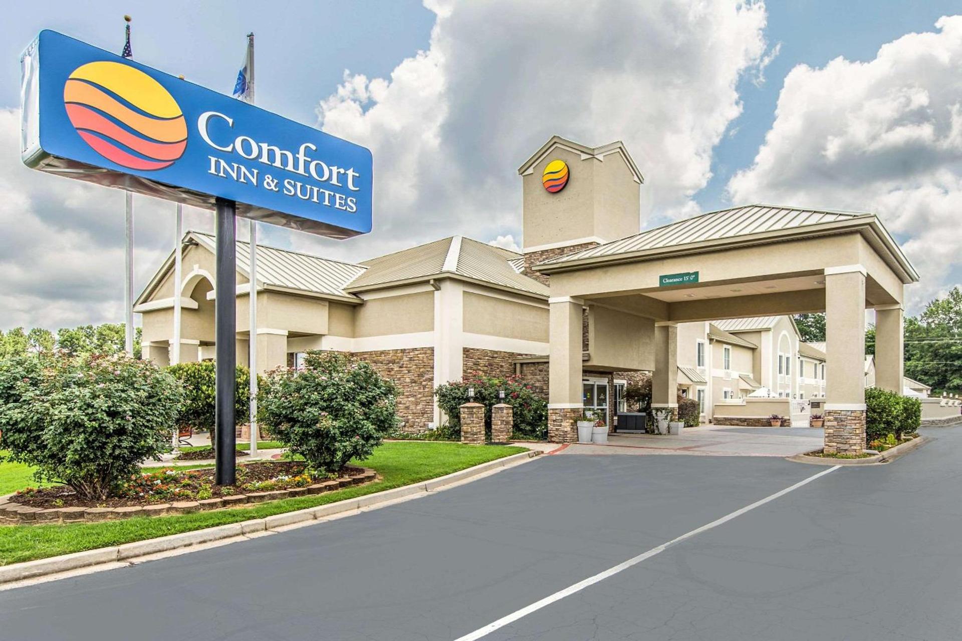 Comfort Inn & Suites Greenwood near University — hotel in Greenwood