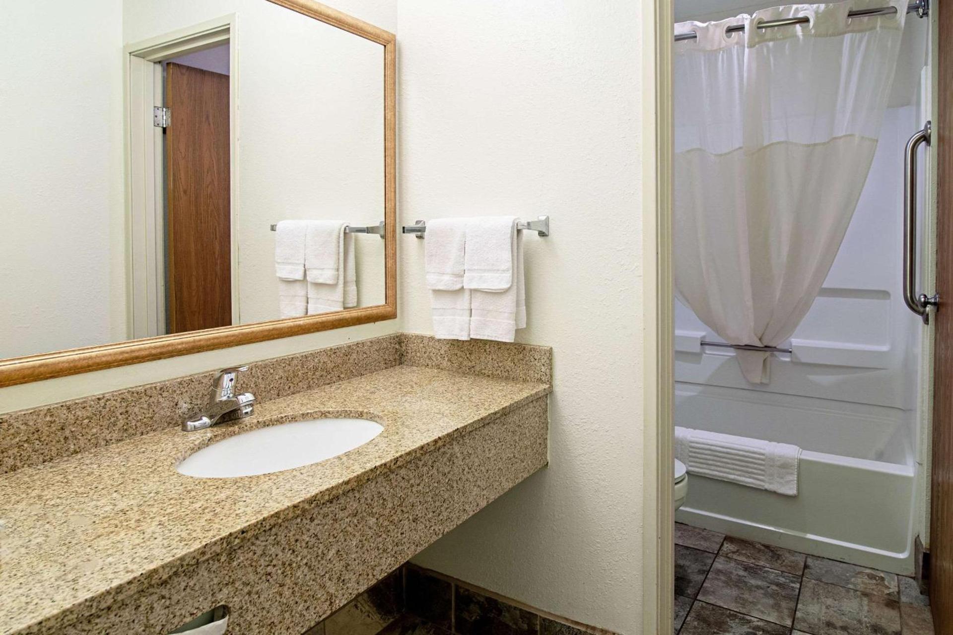 Quality Inn Aberdeen photo 22