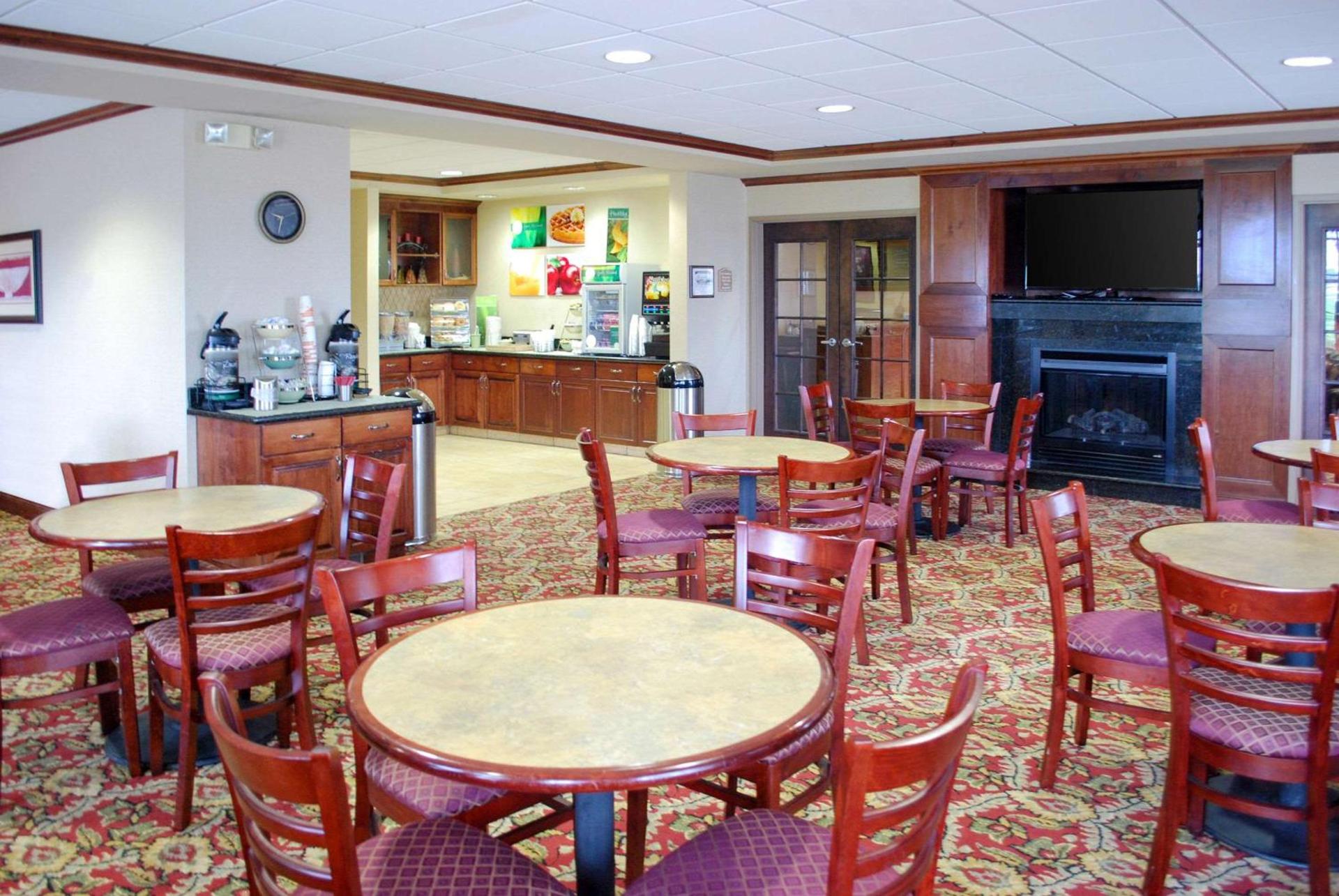 Clarion Pointe Sioux Falls Airport photo 22