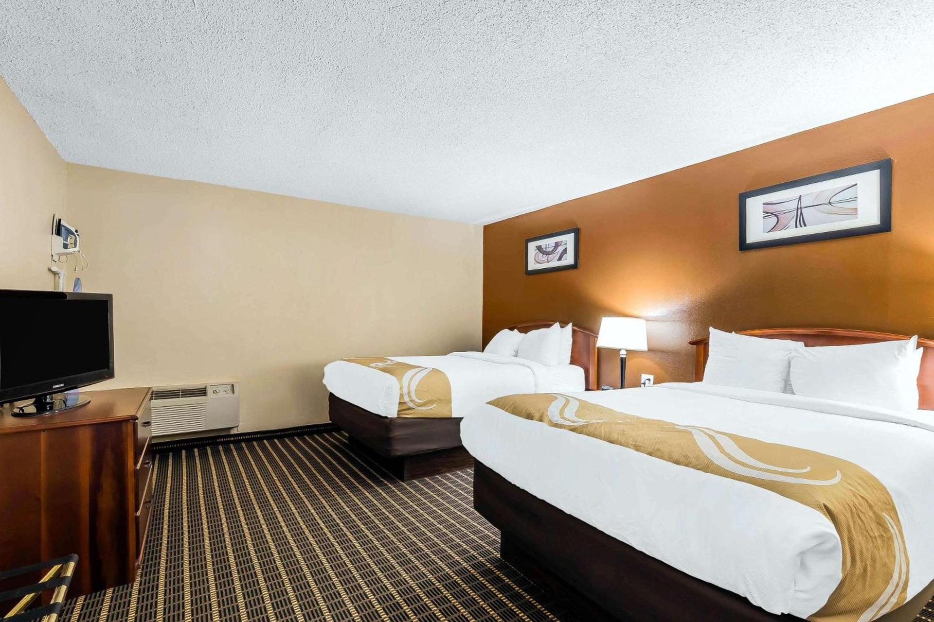 Quality Inn & Suites Sevierville - Pigeon Forge photo 13