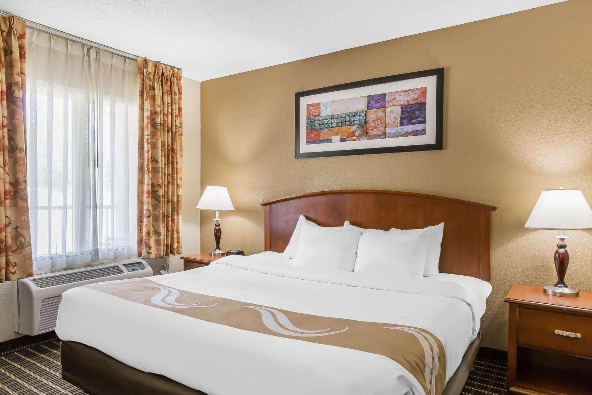 Quality Inn & Suites Sevierville - Pigeon Forge photo 17