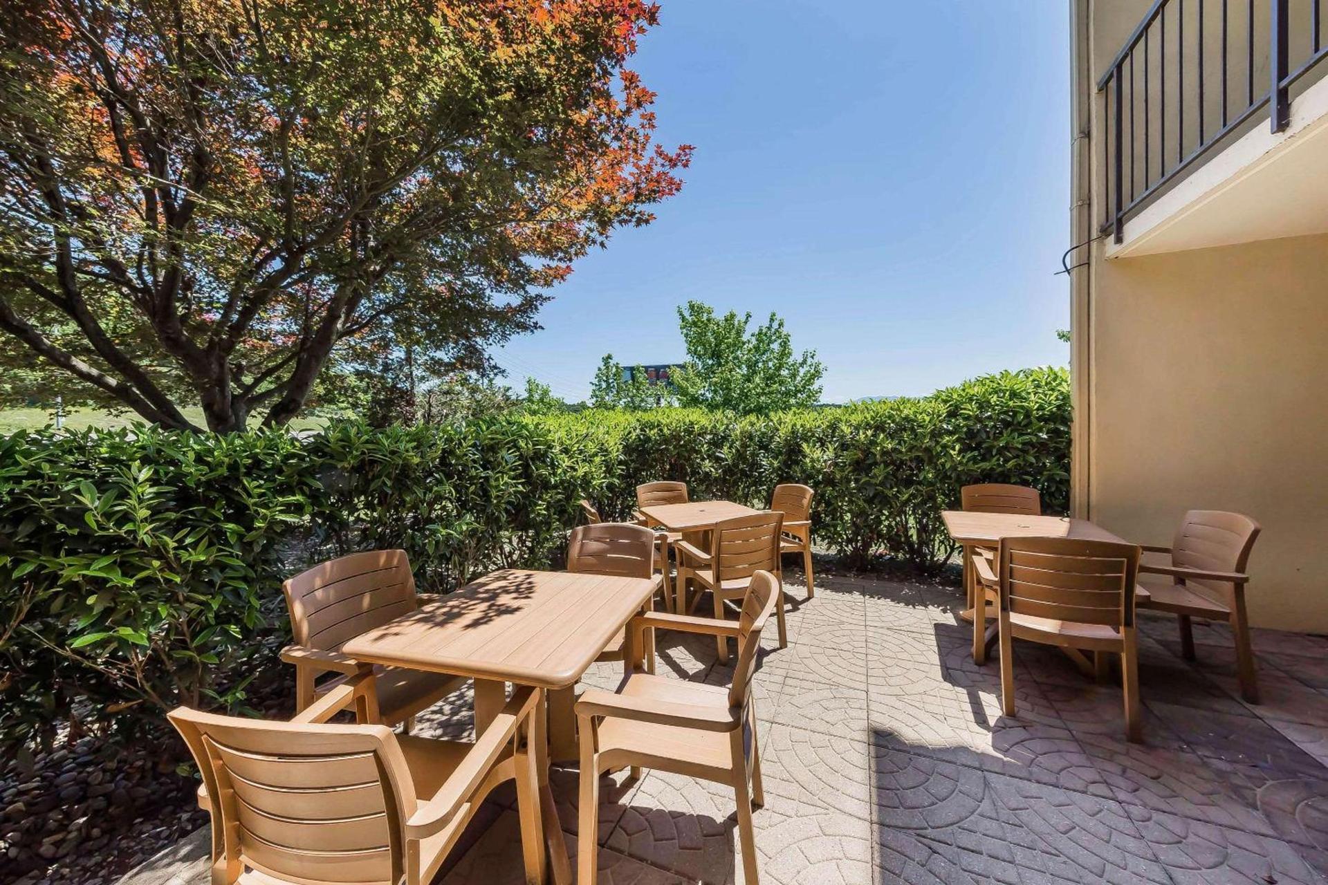 Quality Inn & Suites Sevierville - Pigeon Forge photo 19