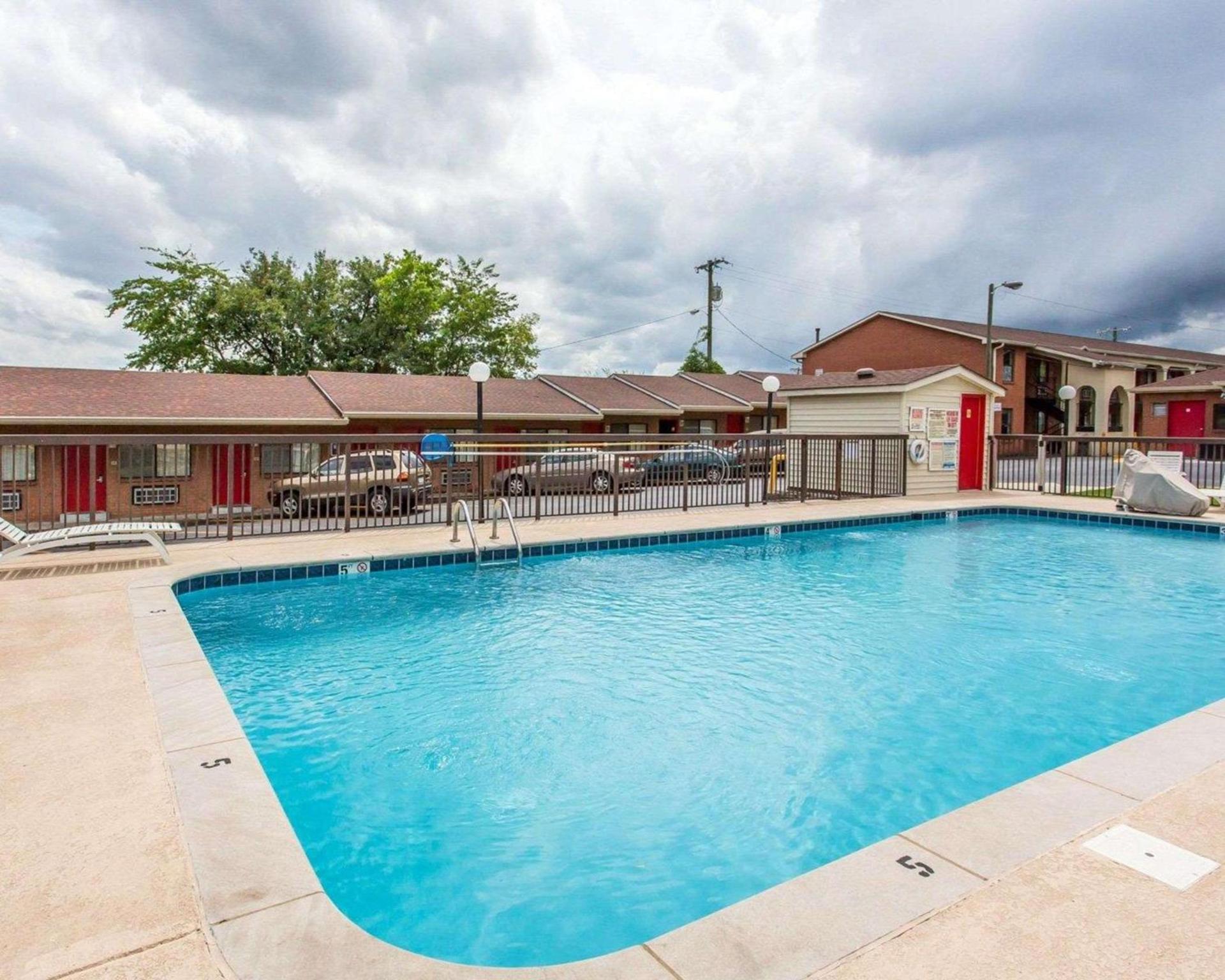 Econo Lodge Nashville North photo 4