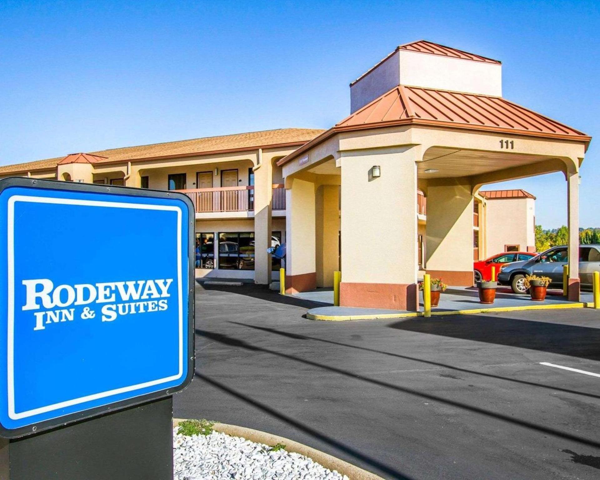 Rodeway Inn & Suites Clarksville near Governors Square Mall photo 2